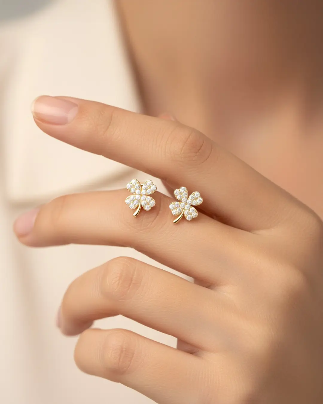 Small Clover 14 K Gold Earrings