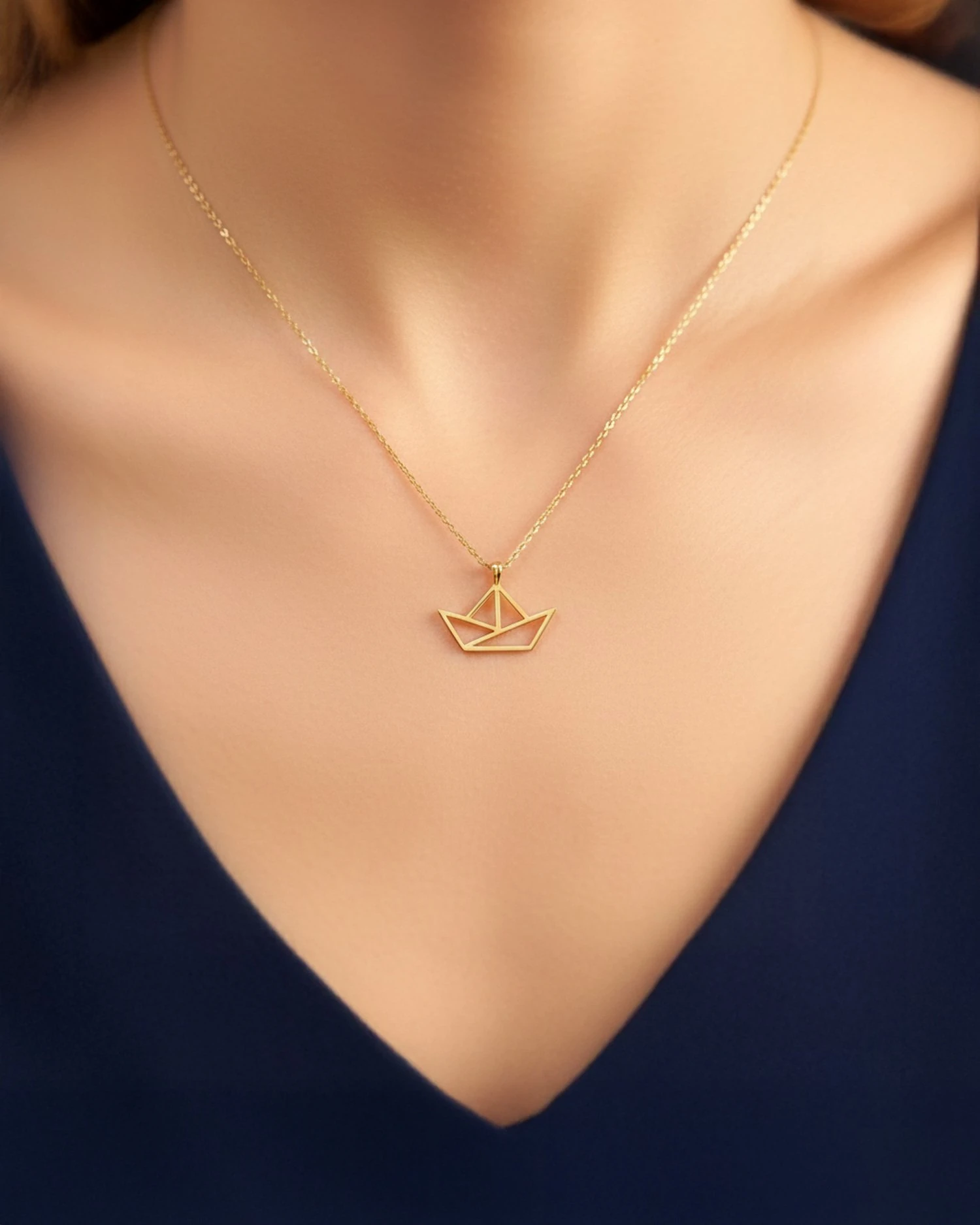 Sade Küçük Gemi Figürü 14 Ayar Altın Kolye