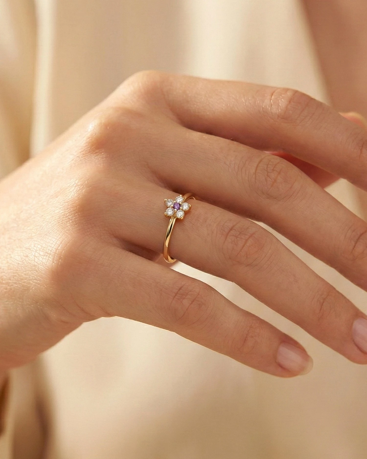 Feraye Minik Çiçek 14 Ayar Altın Yüzük