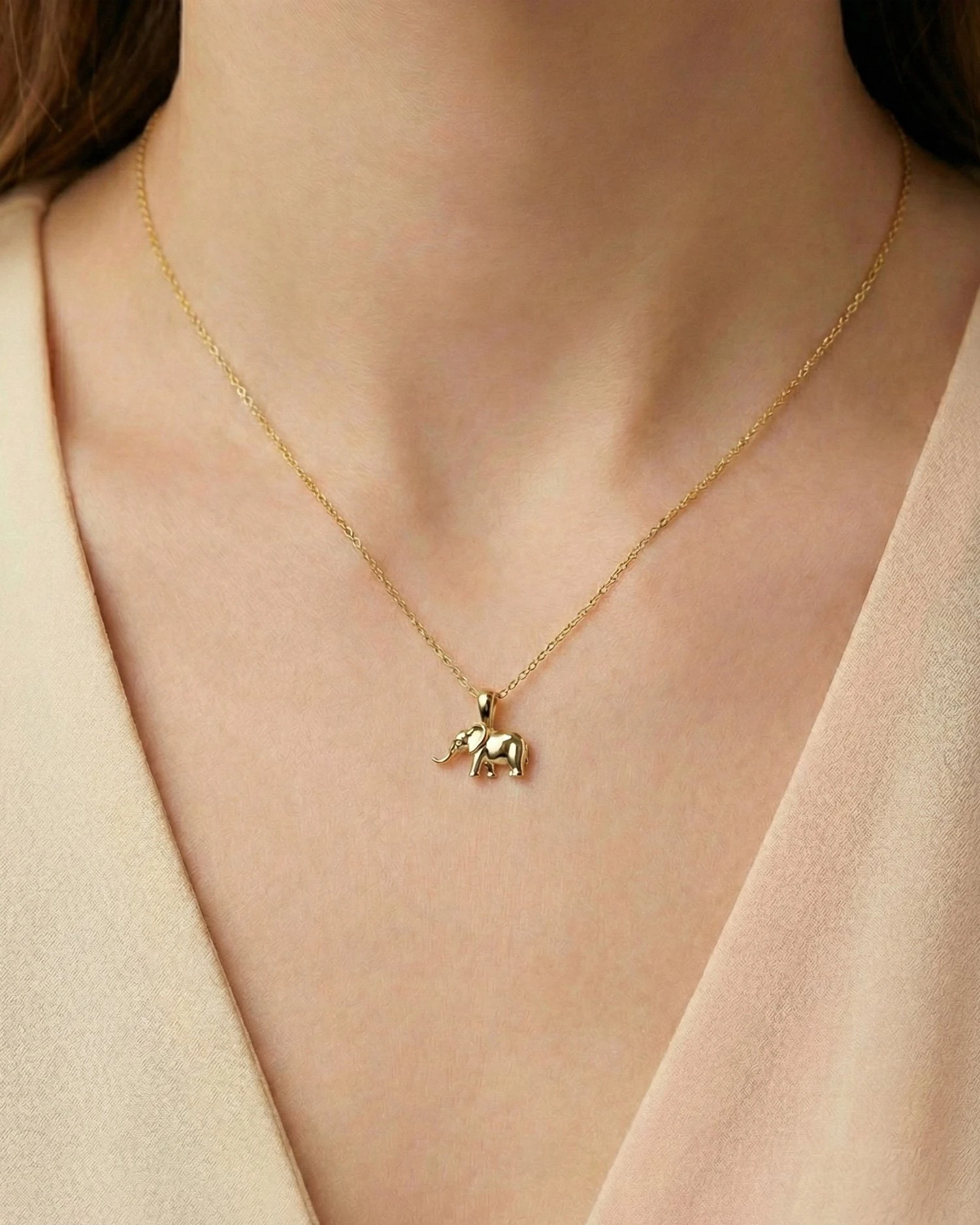 Üç Boyutlu Sade Minik Fil 14 Ayar Altın Kolye