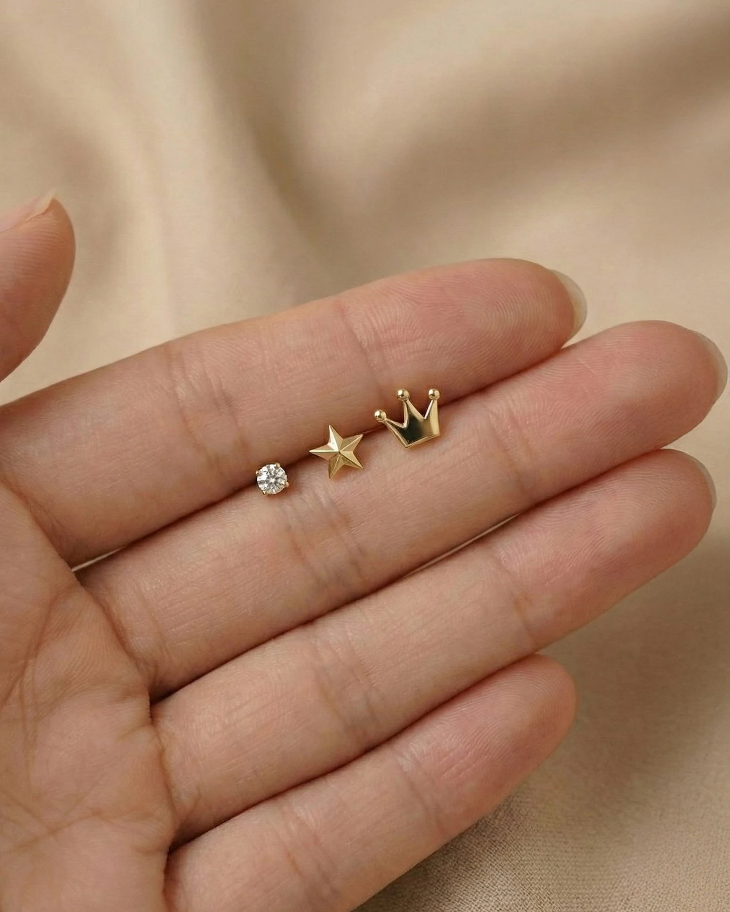 Taç Yıldız Nokta Kombin 14 Ayar Altın Küpe