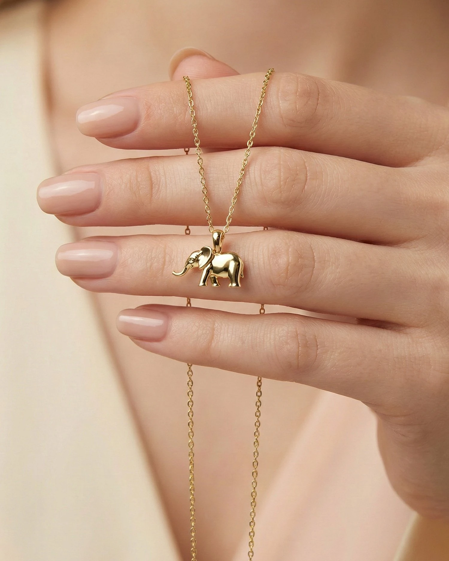 Üç Boyutlu Sade Minik Fil 14 Ayar Altın Kolye