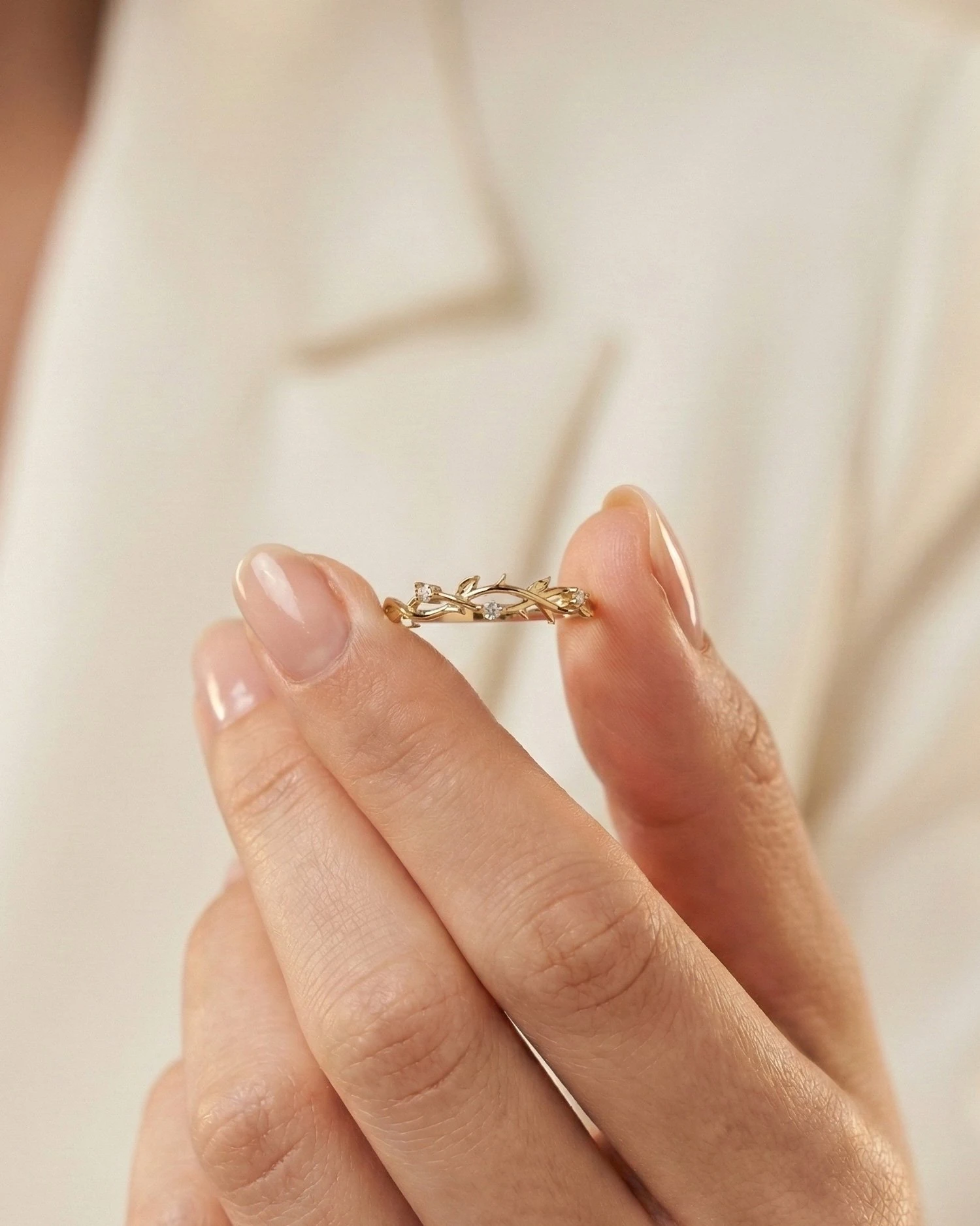 Zarif Gül Dalı 14 Ayar Altın Yüzük