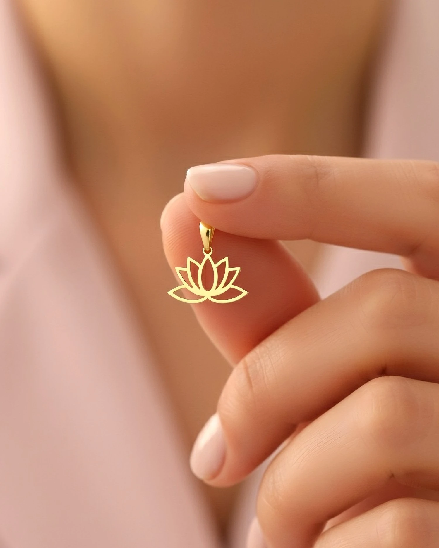 Sade Küçük Lotus Çiçeği 14 Ayar Altın Kolye Ucu