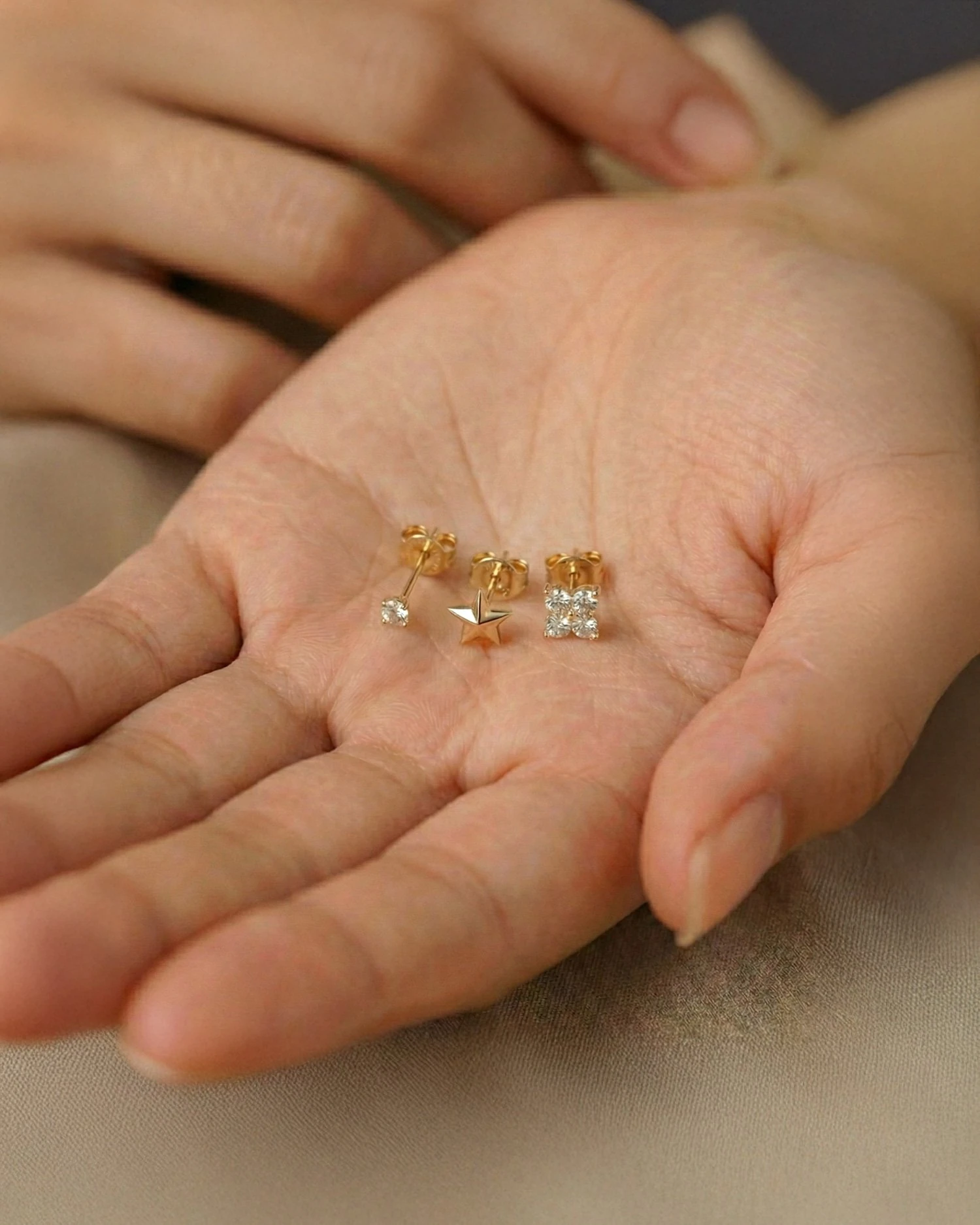 Defne Yıldız Nokta Kombin 14 Ayar Altın Küpe