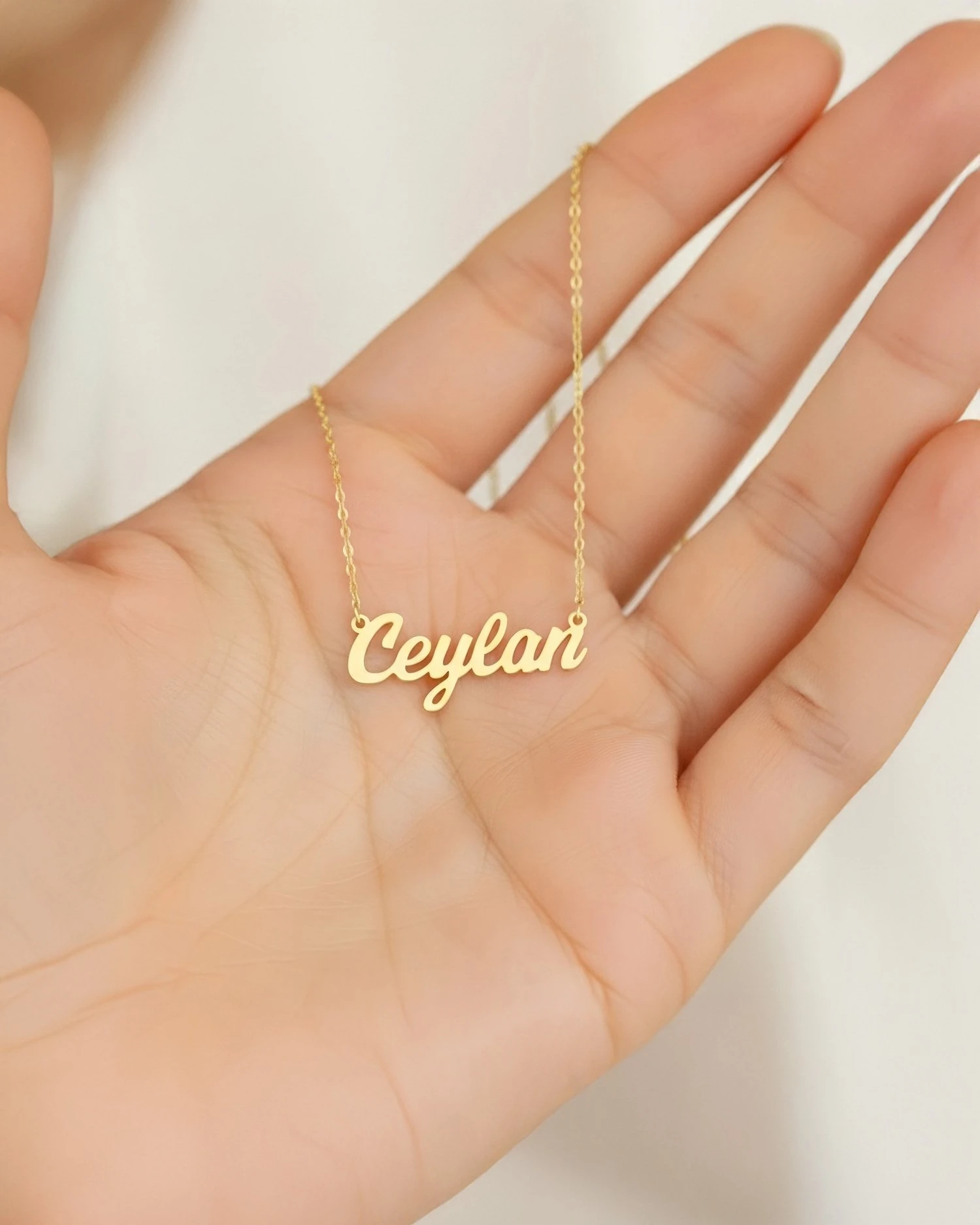 Modern Stil İsimli 14 Ayar Altın Kolye