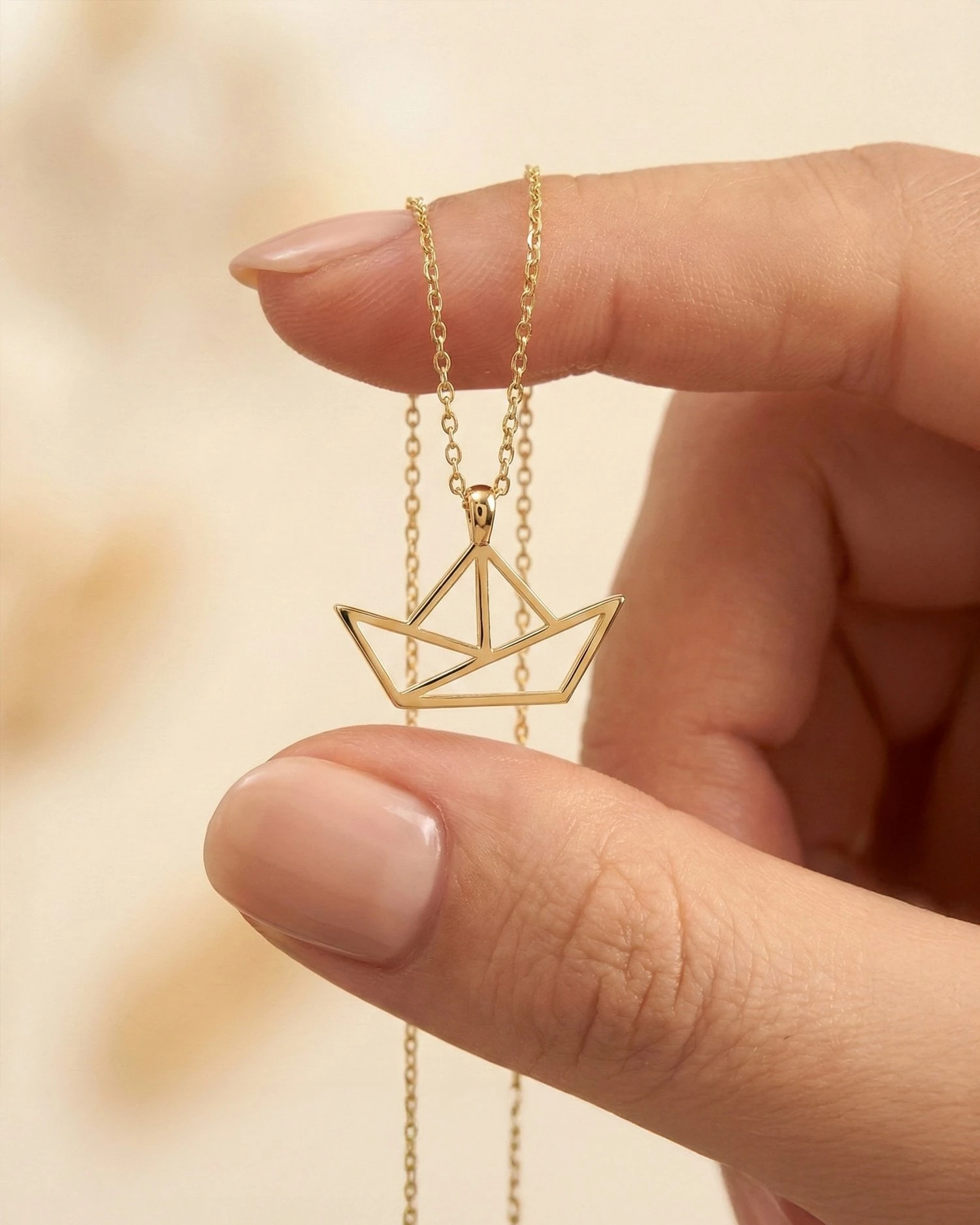 Sade Küçük Gemi Figürü 14 Ayar Altın Kolye