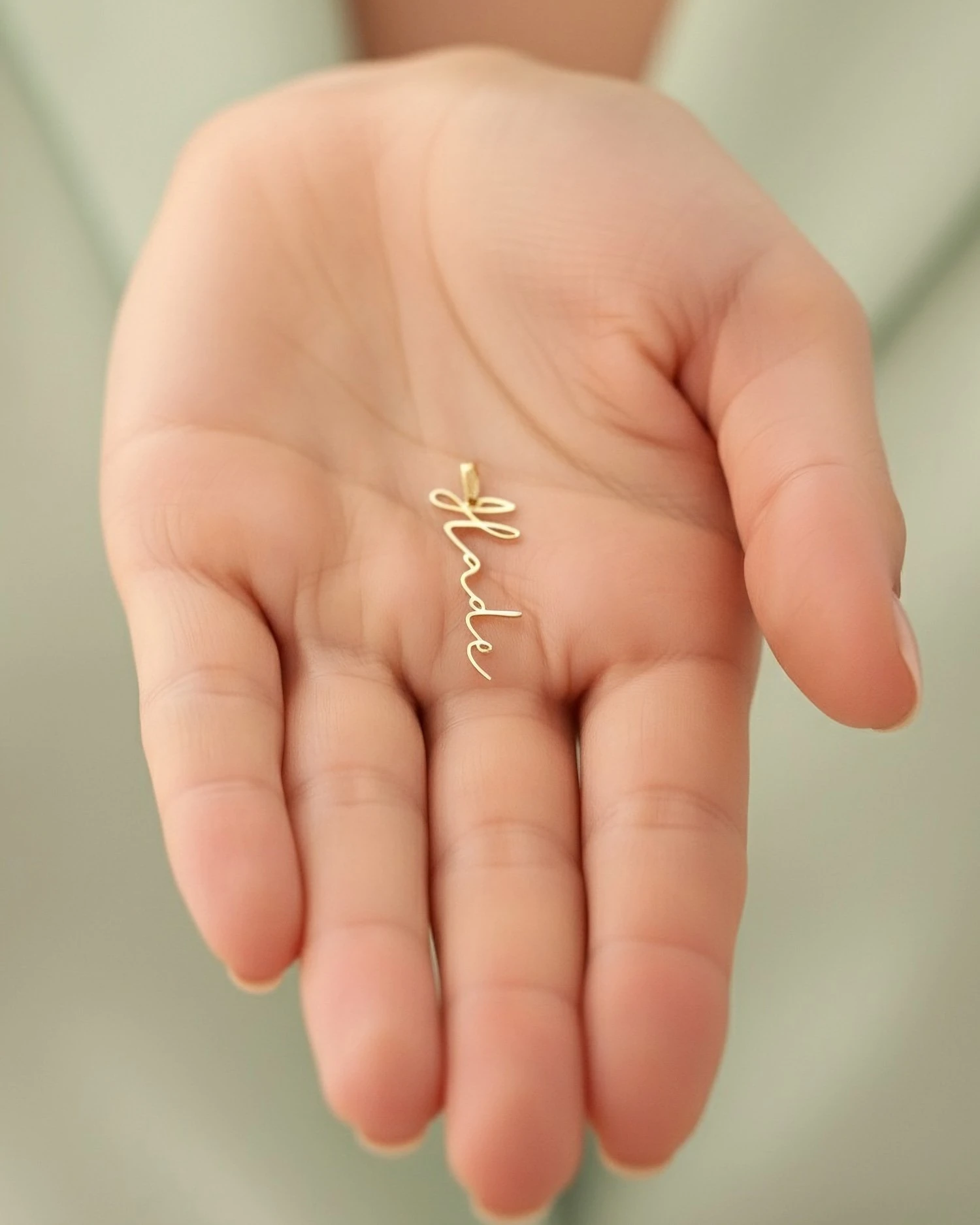 Dik İmza İsimli 14 Ayar Altın Kolye Ucu