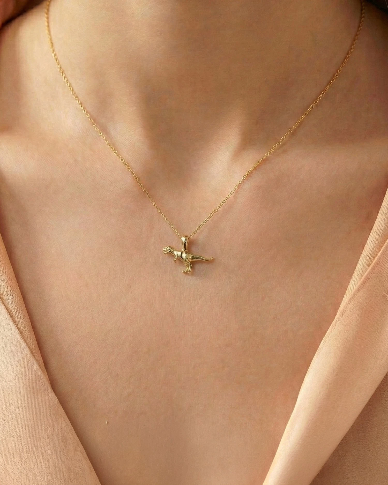 Üç Boyutlu Sade Minik Dinozor 14 Ayar Altın Kolye