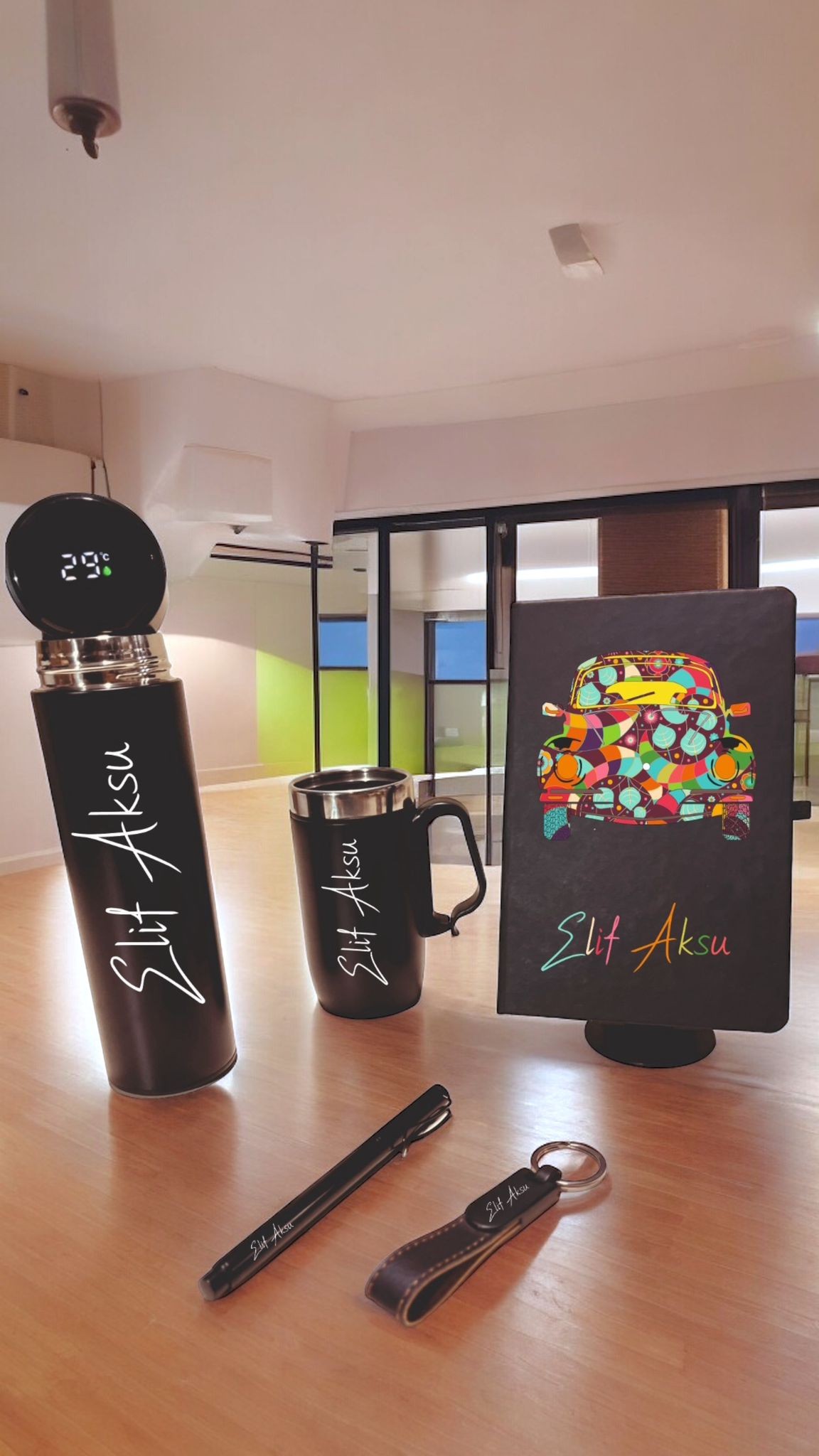 Kişiye Özel Hediye Kutusu Dereceli Termos Defter Anahtarlık Woswos Temalı