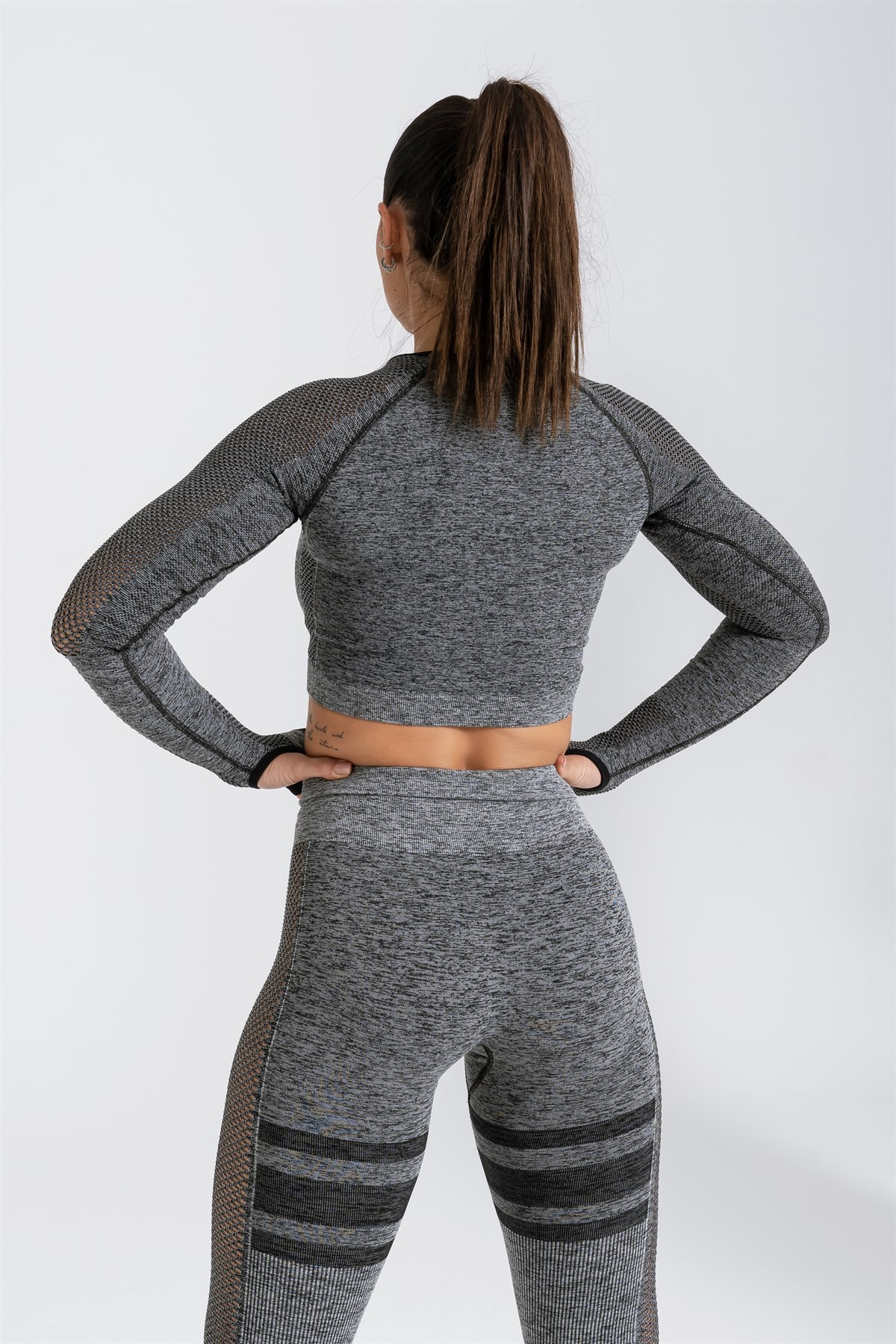 Gymwolves Kadın Uzun Kollu Dikişsiz Spor Tişört | Crop Tops | Siyah | Queen Serisi |