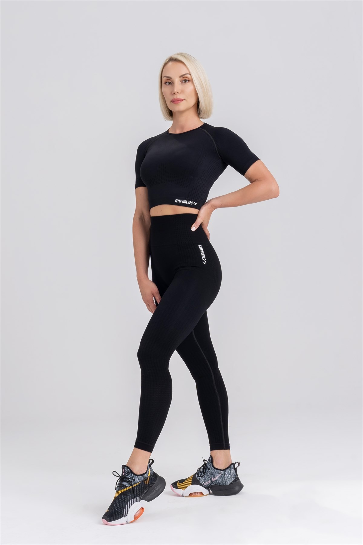 Gymwolves Kadın Kısa Kollu Dikişsiz Spor Tshirt | Crop Tops | Siyah | Activated Serisi |