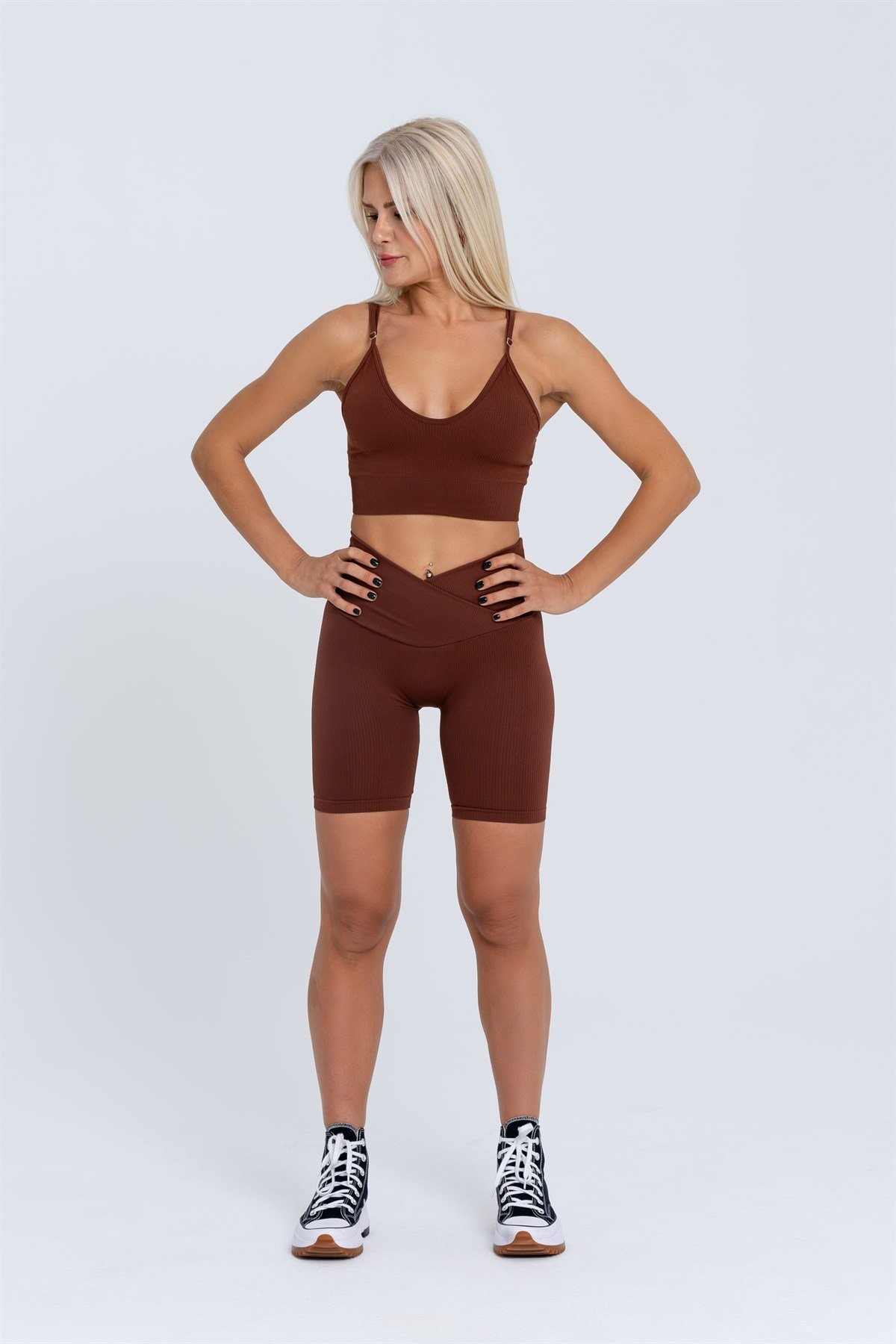 Gymwolves Kadın Spor Şort | Kahverengi | Dikişsiz Spor Şort | Fitilli | Anvelop Model |