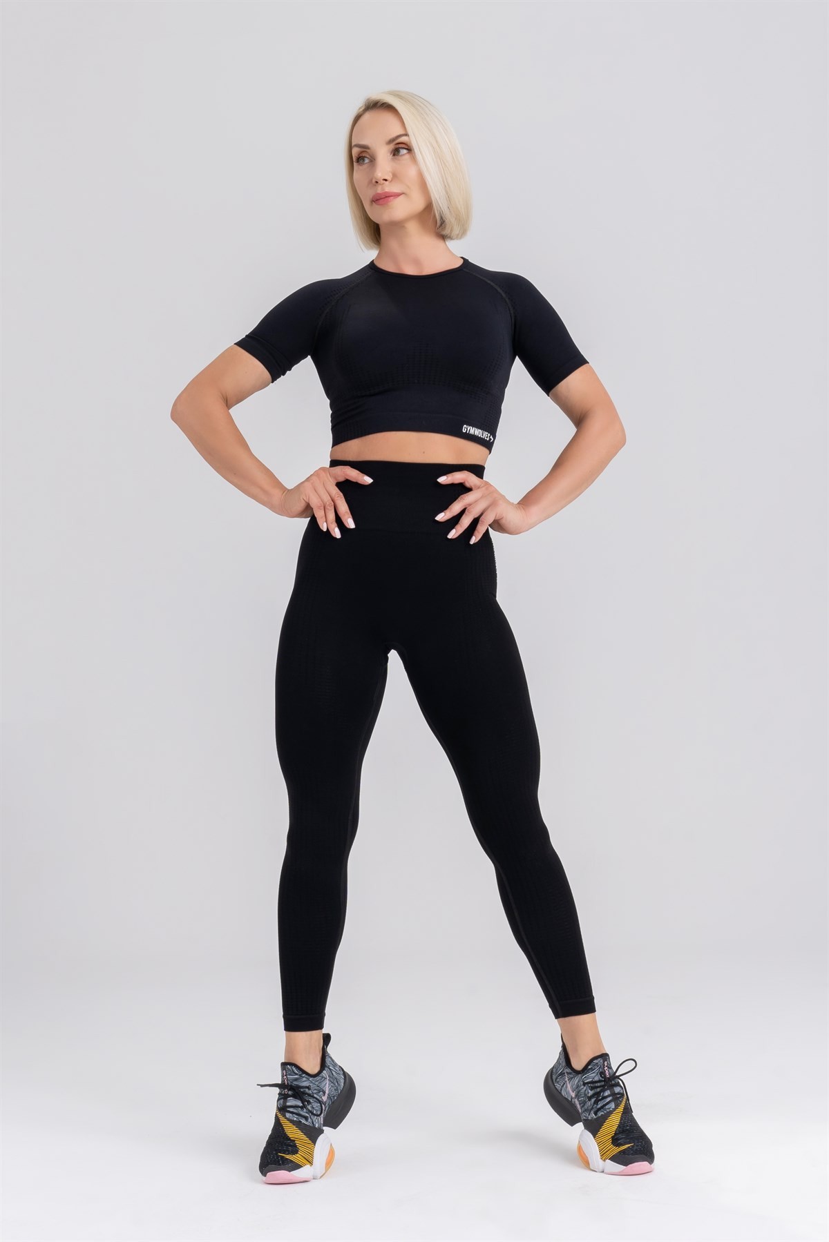 Gymwolves Kadın Kısa Kollu Dikişsiz Spor Tshirt | Crop Tops | Siyah | Activated Serisi |