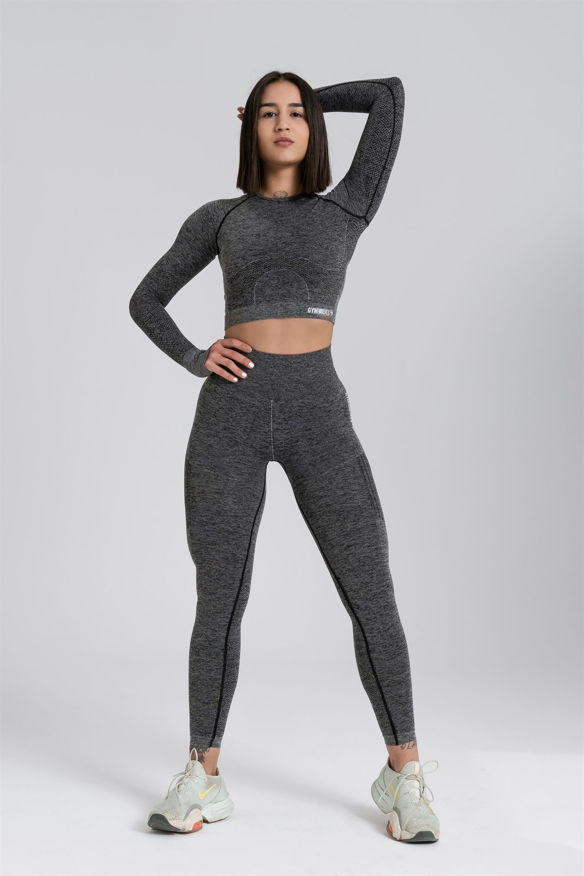 Gymwolves Kadın Uzun Kollu Dikişsiz Spor Tişört | Crop Top | Siyah | Enerji Serisi |