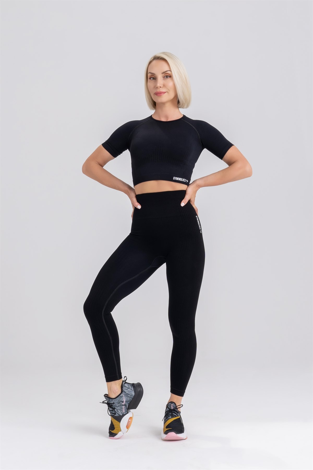 Gymwolves Kadın Kısa Kollu Dikişsiz Spor Tshirt | Crop Tops | Siyah | Activated Serisi |
