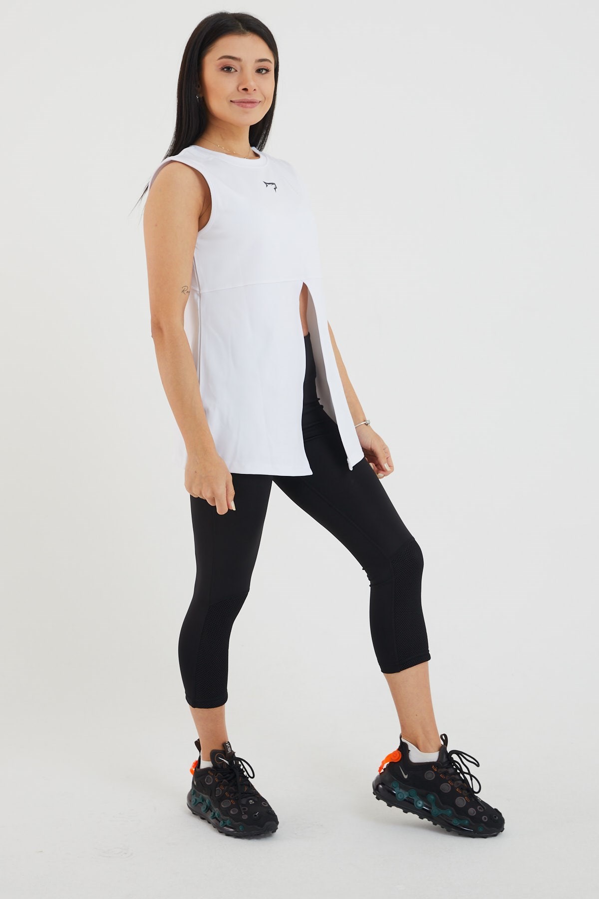 Gymwolves Kadın Spor T-Shirt / Beyaz | Çift Taraf Giyilebilir Yırtmaçlı