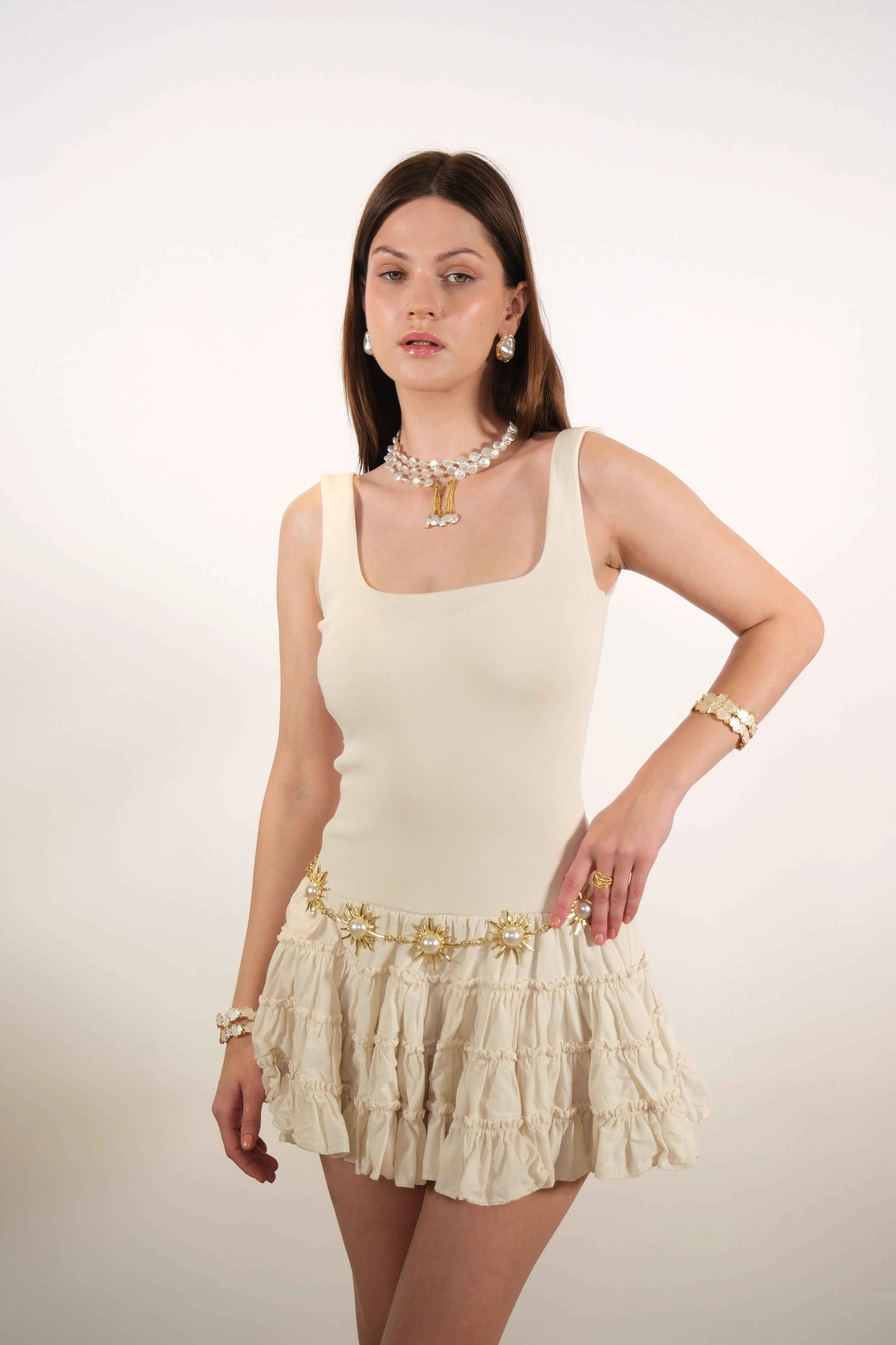 Altın kaplama inci detay kemer