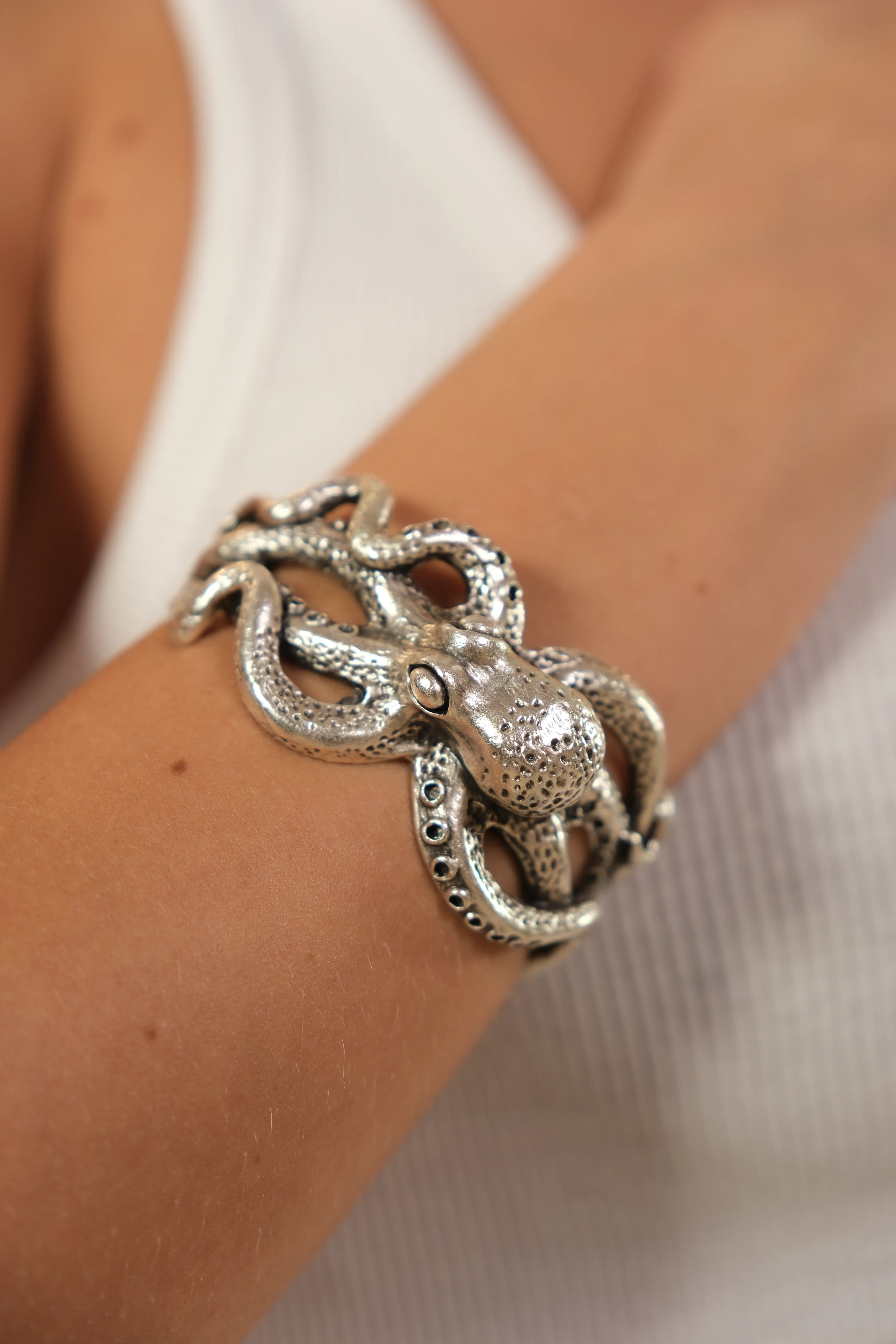 Gümüş kaplama ahtapot tasarım kelepçe