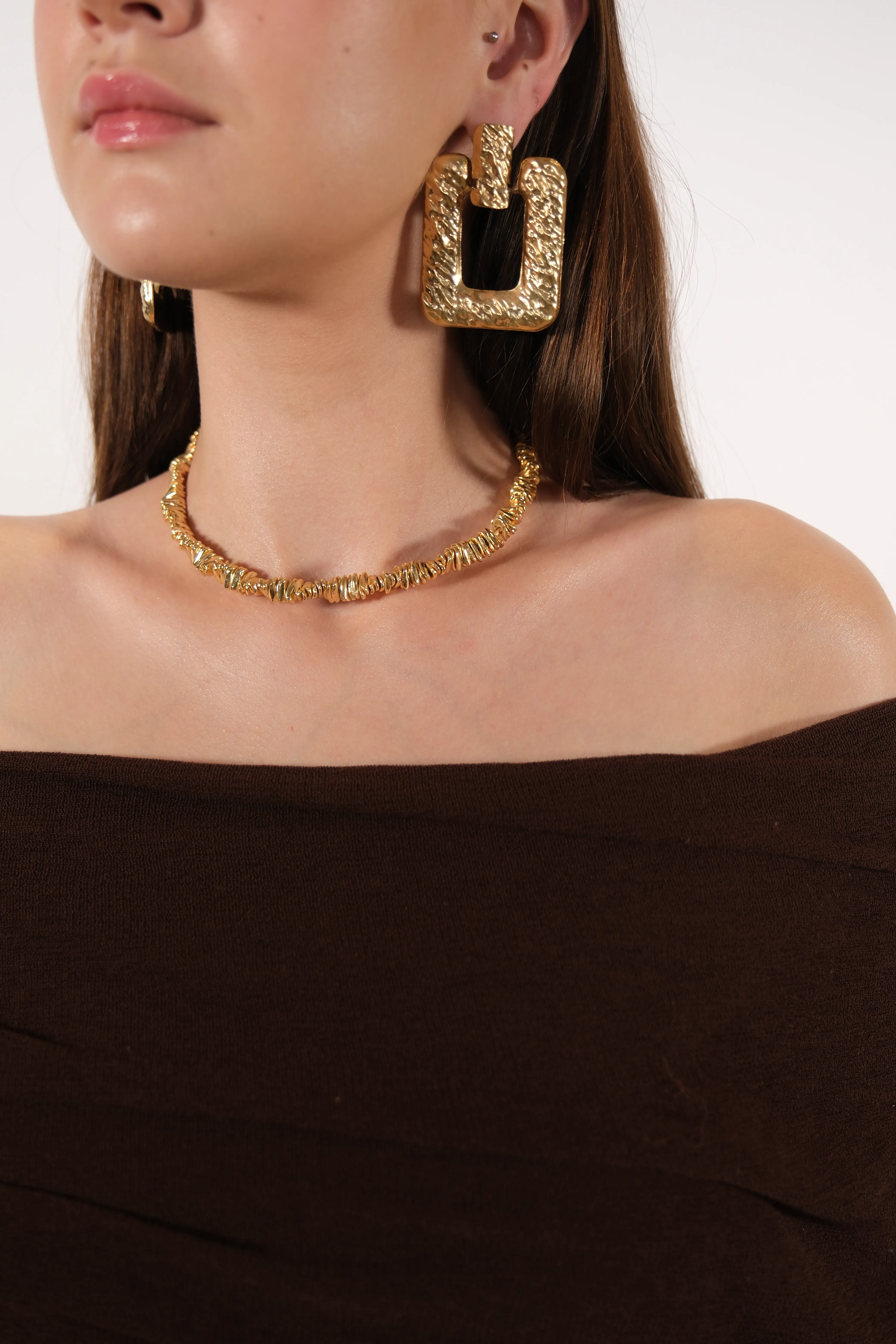 Altın kaplama modern tasarım kolye