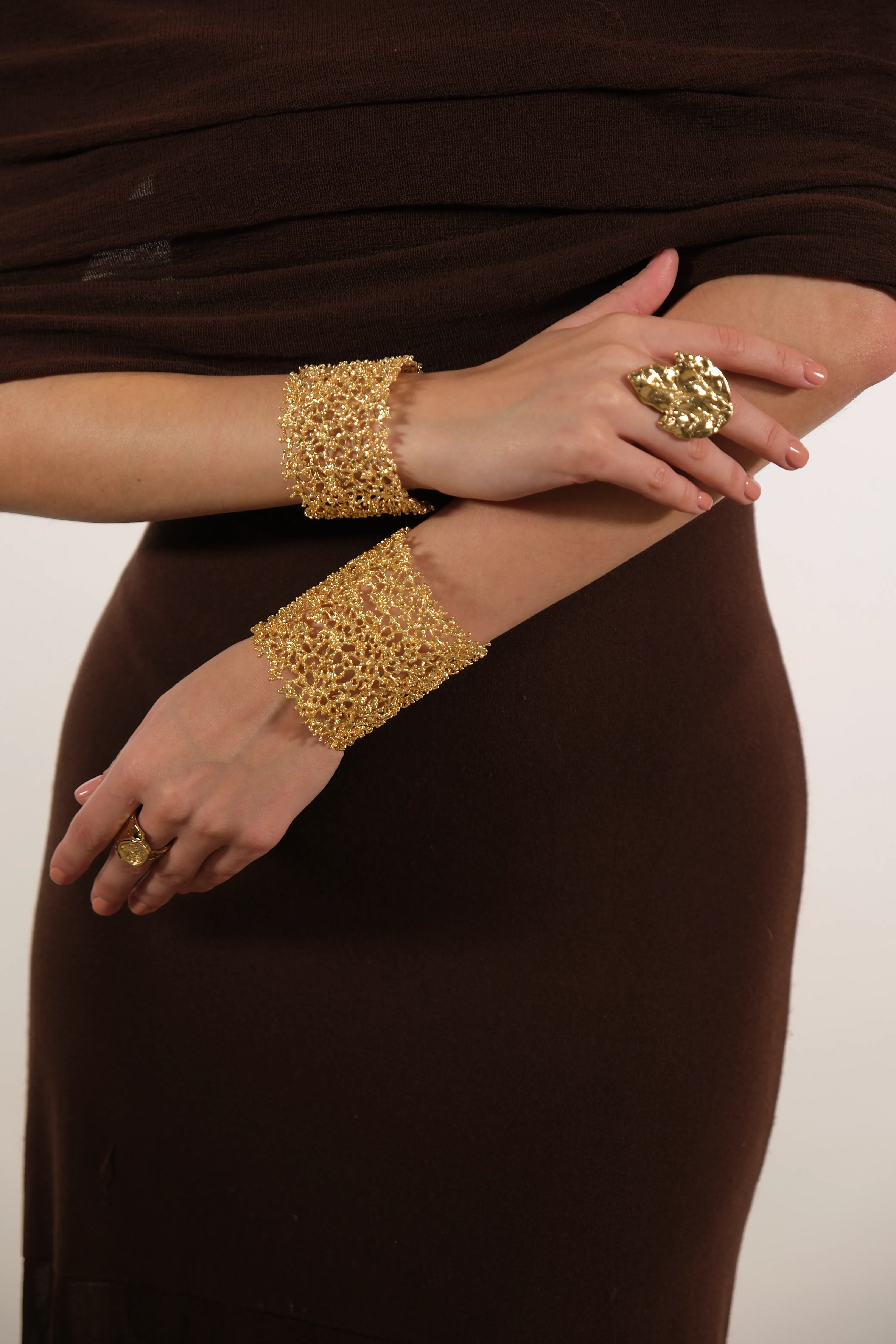 Altın kaplama modern tasarım kelepçe