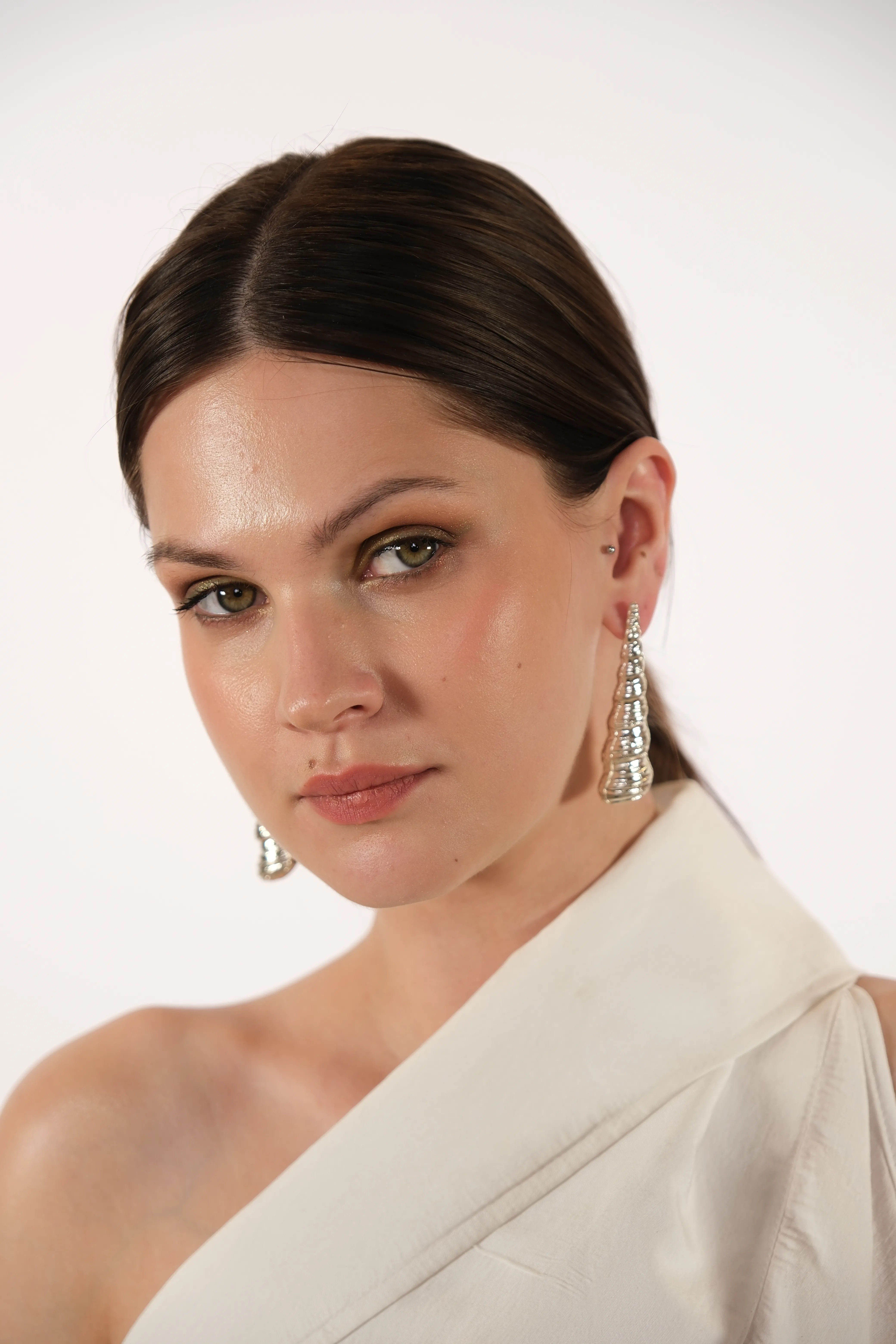 Altın kaplama gümüş renk deniz kabuğu küpe