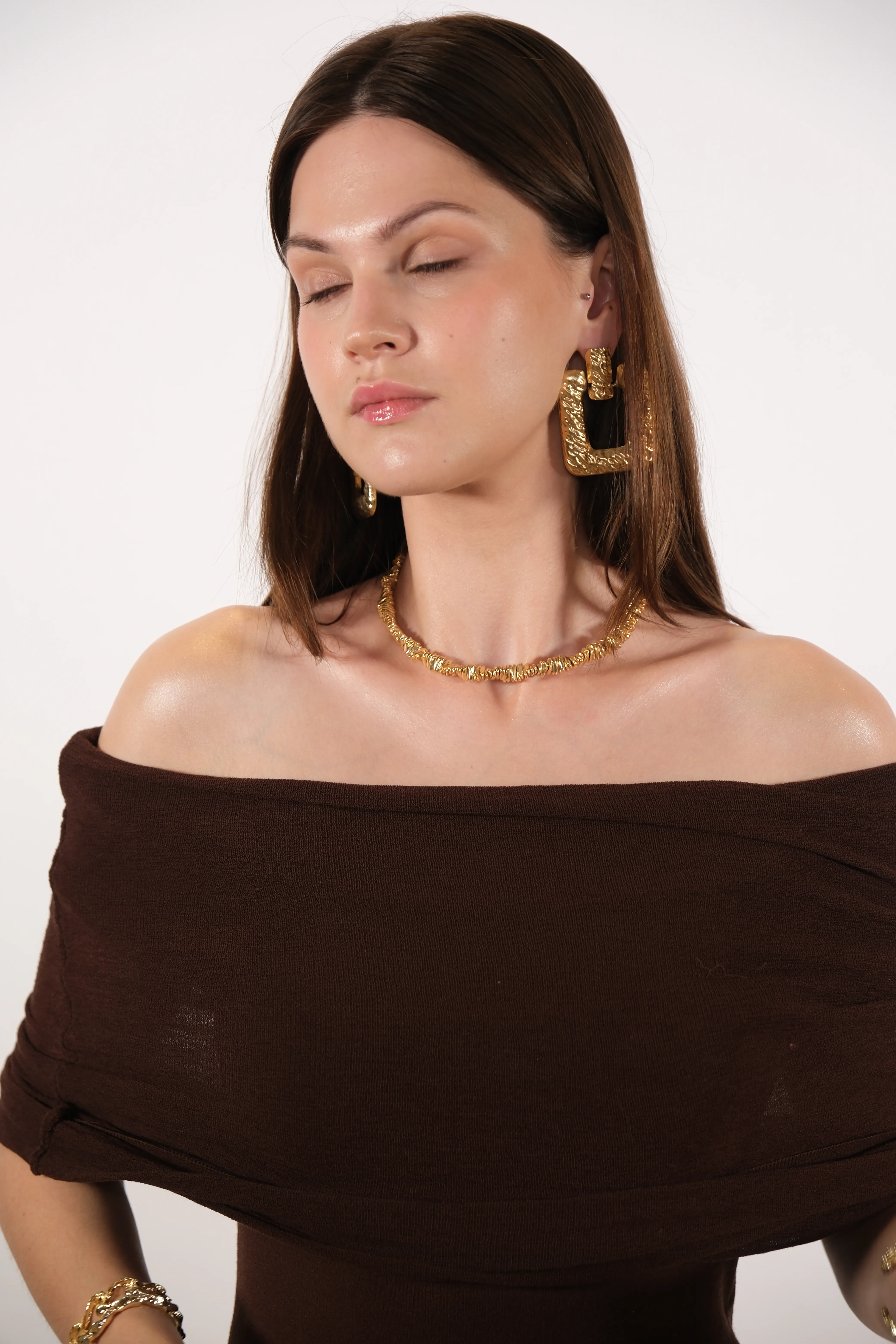 Altın kaplama modern tasarım kolye