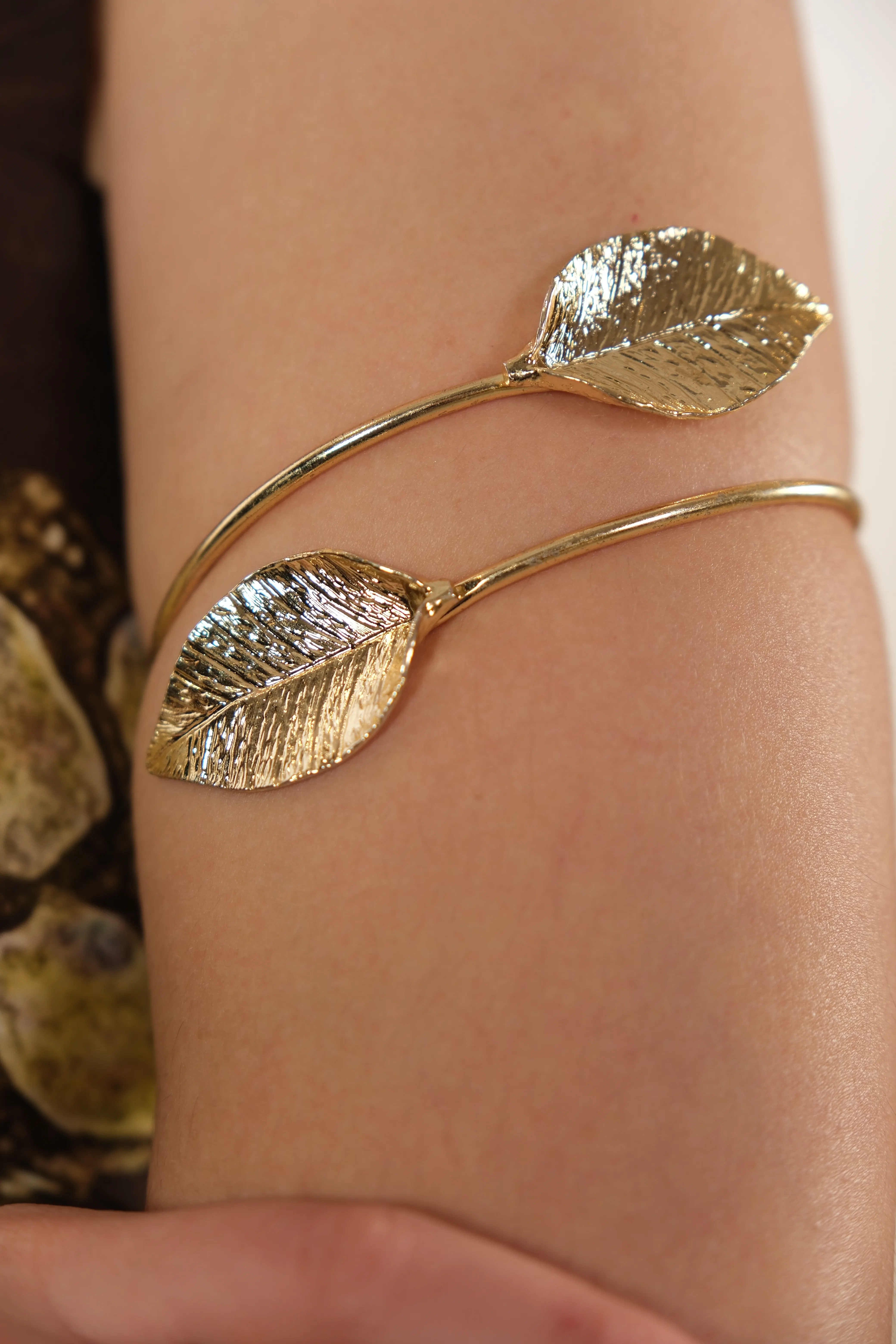 Altın kaplama yaprak detay pazu bilekliği