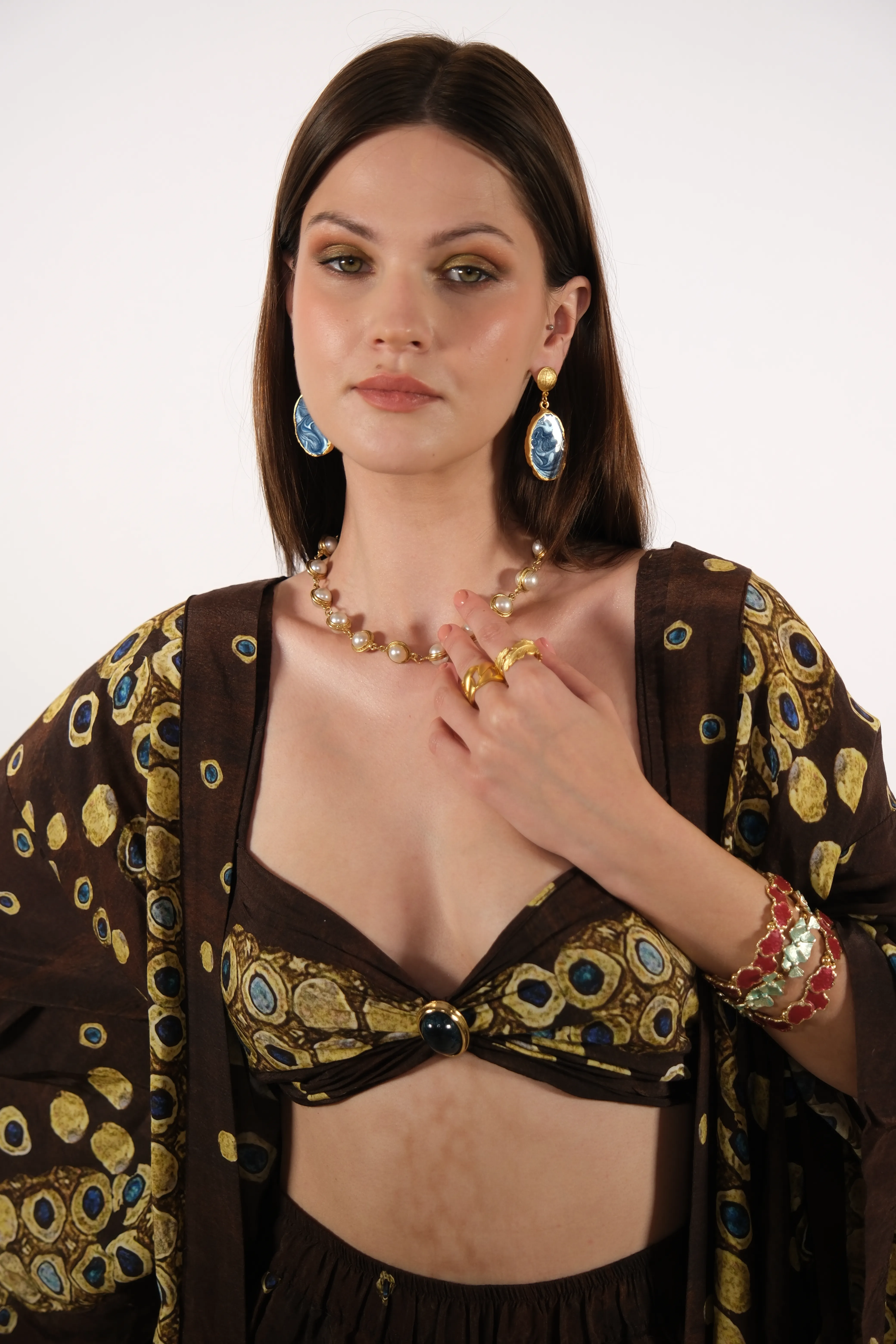 Altın kaplama inci detay kolye