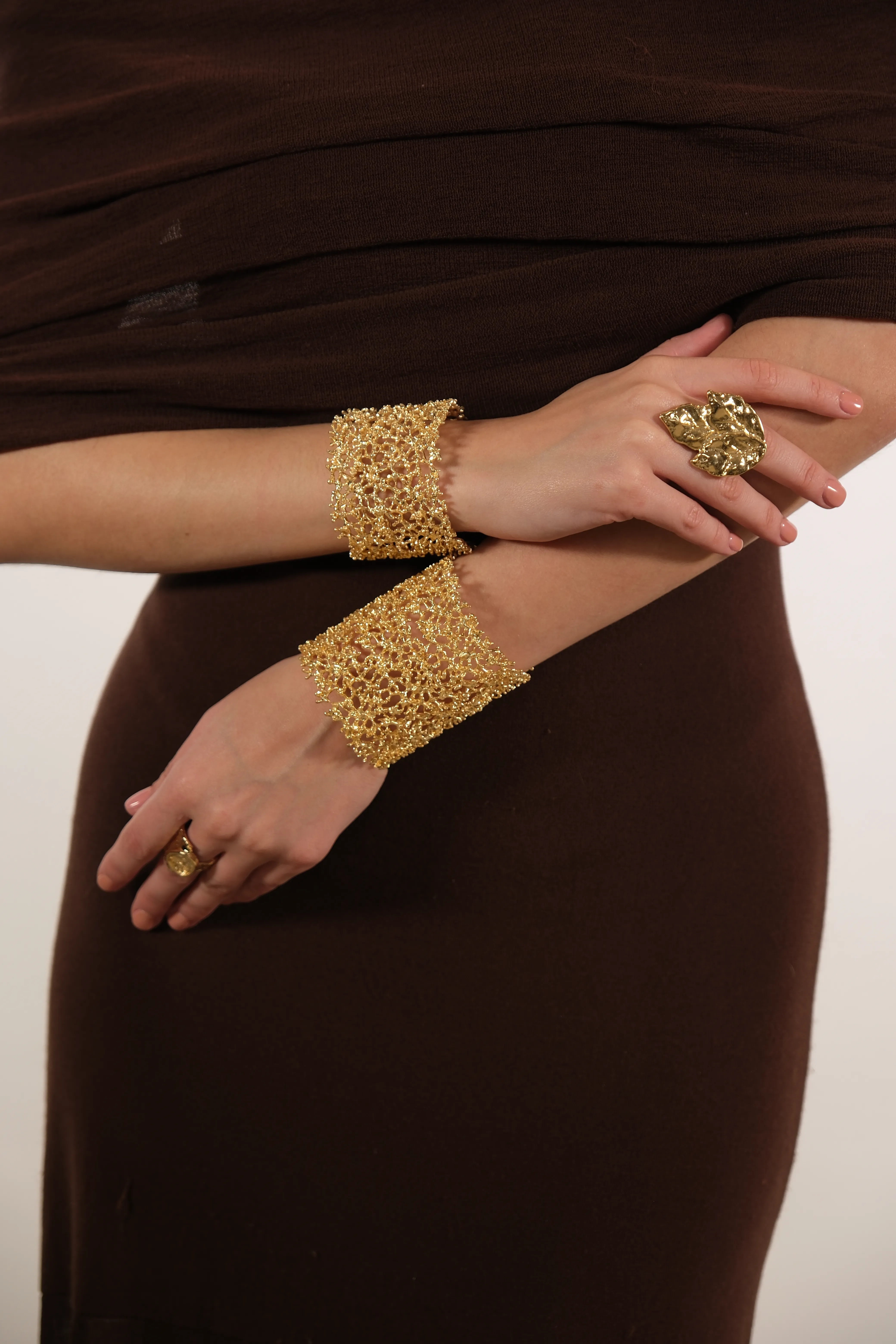 Altın kaplama modern tasarım kelepçe