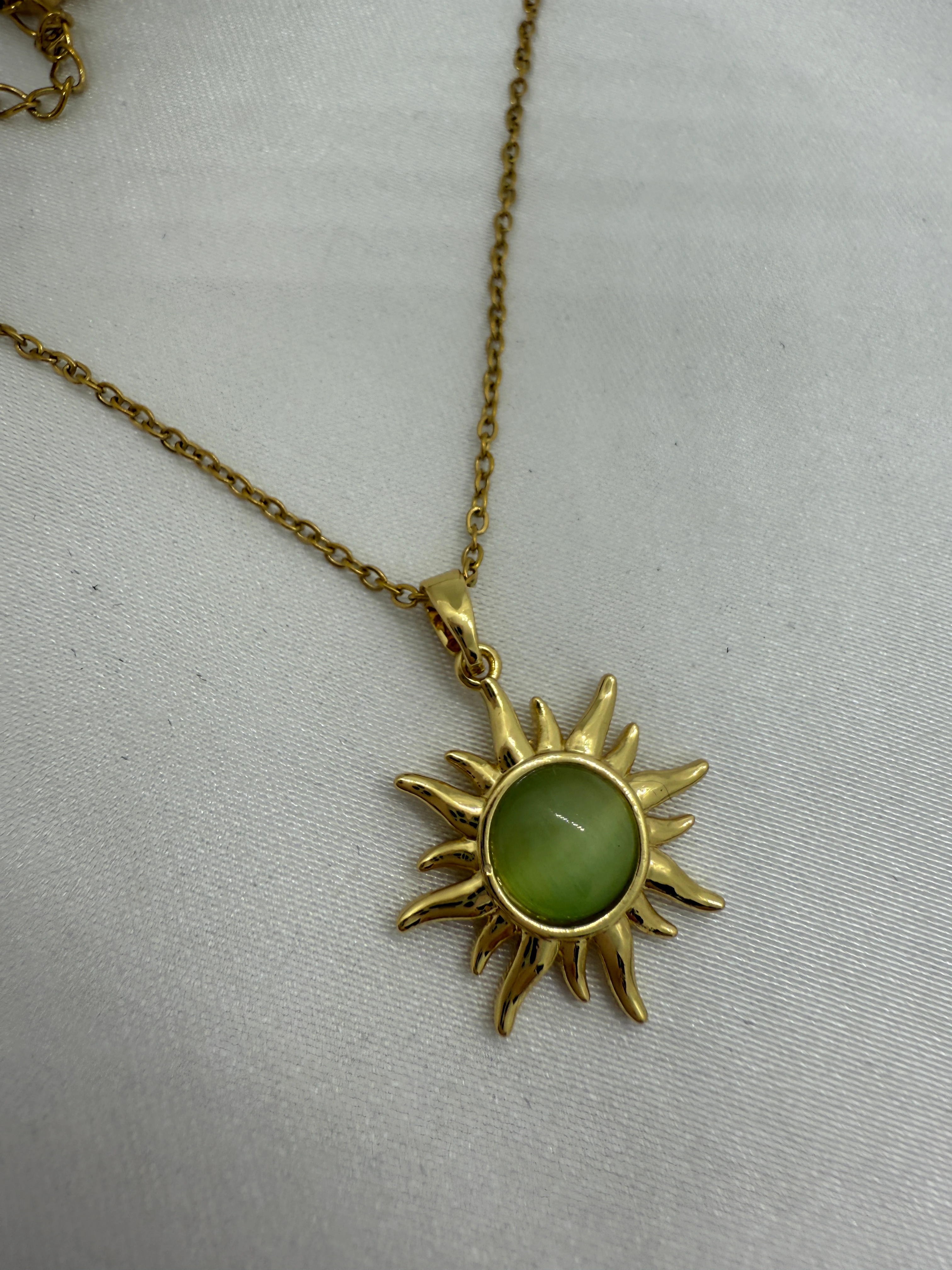 Çelik | Yeşil Opal Güneş Kolye