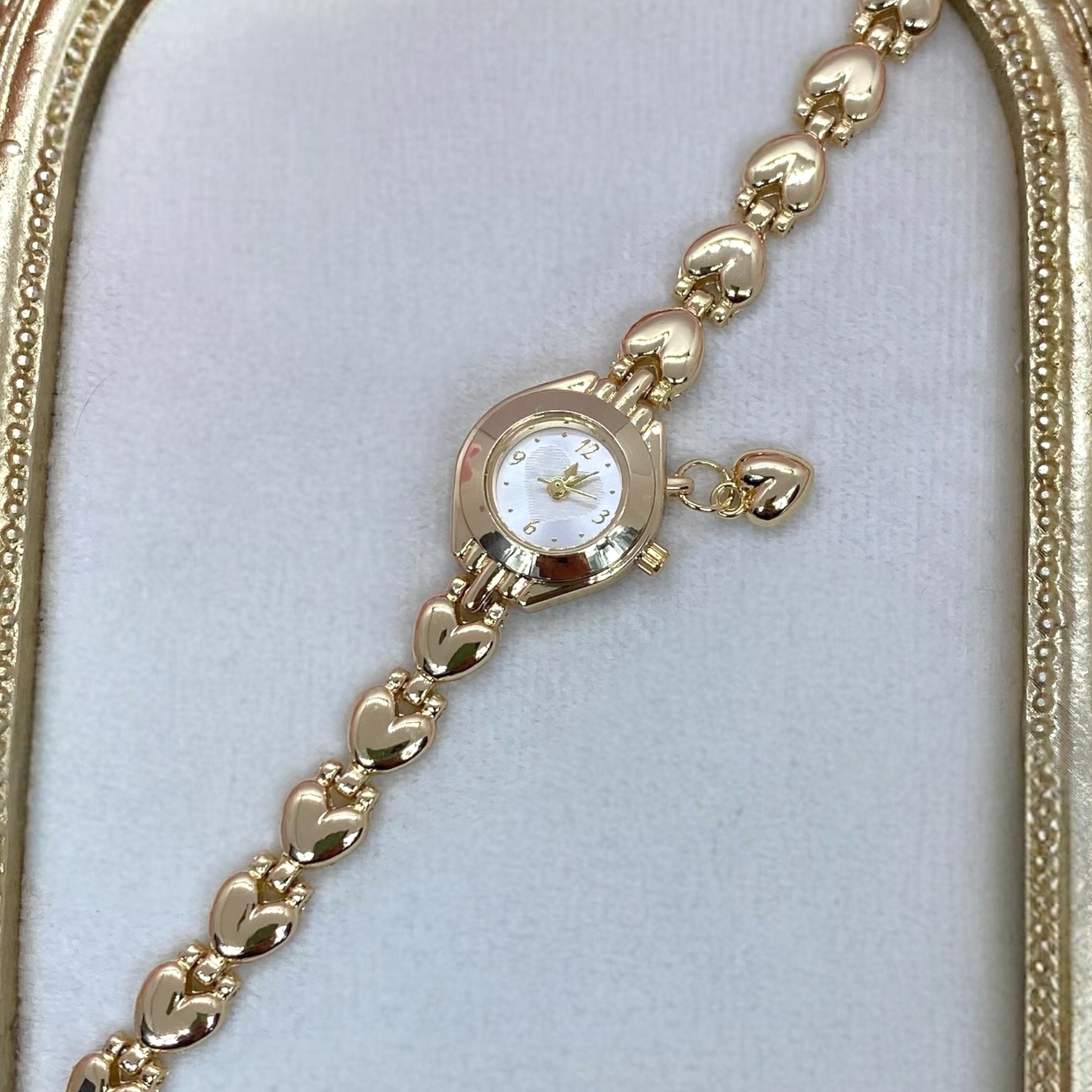 Gold-White Sweetheart Saat