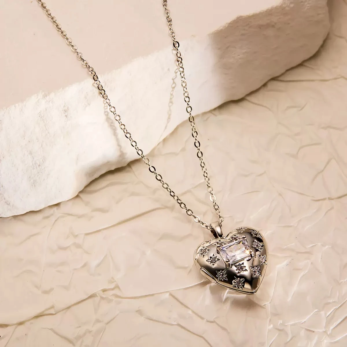 Çelik | Diamond Heart Open Locket Kolye