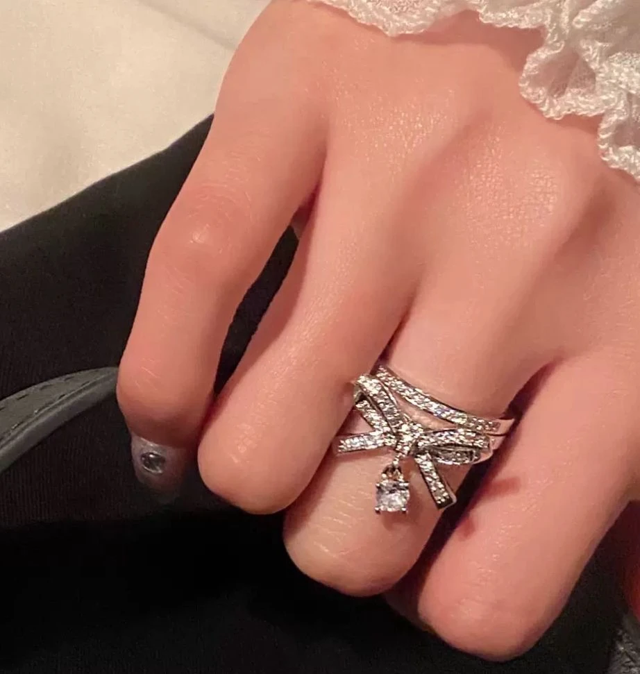 Kurdele Charm Yüzük