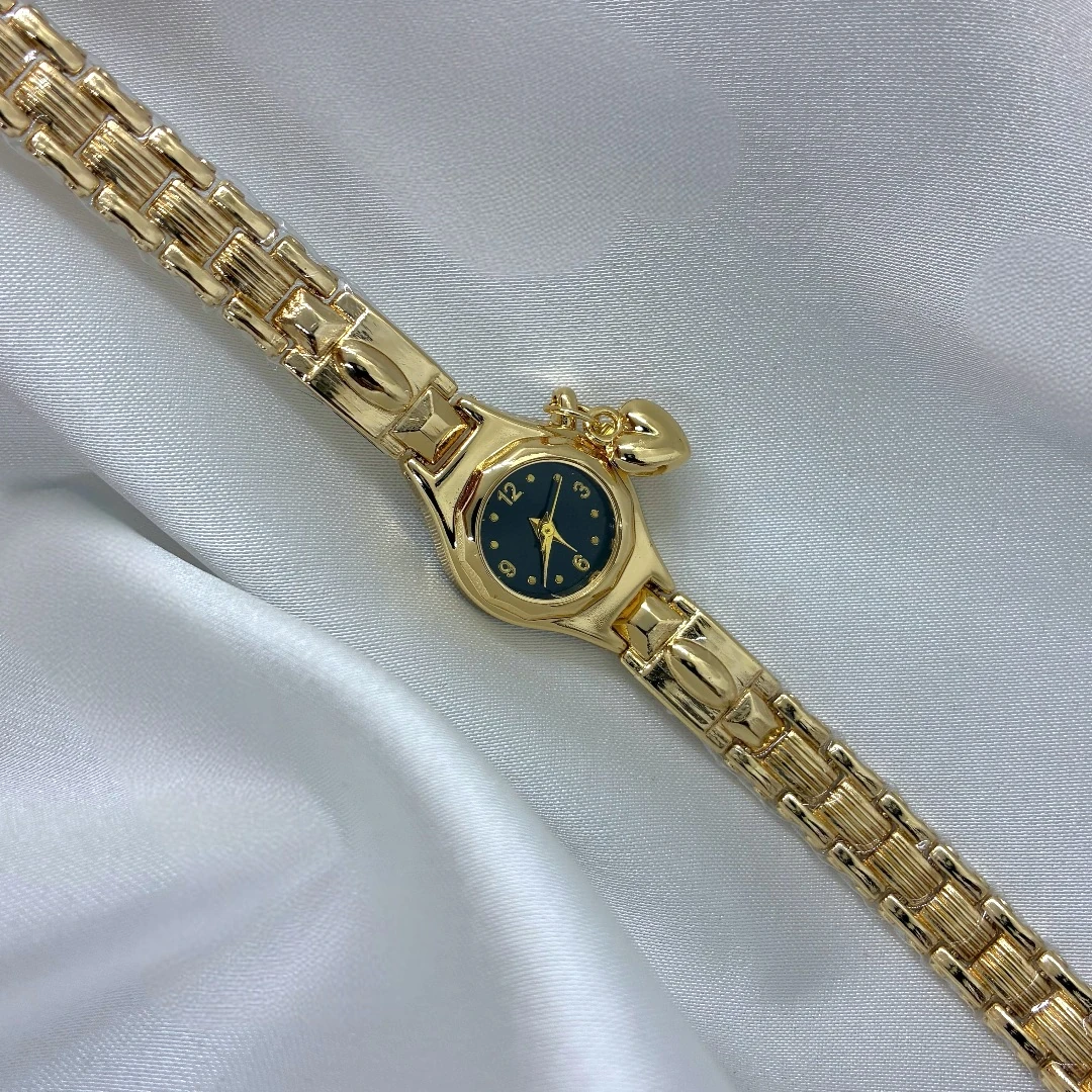 Kalpli Charmlı Vintage Saat 