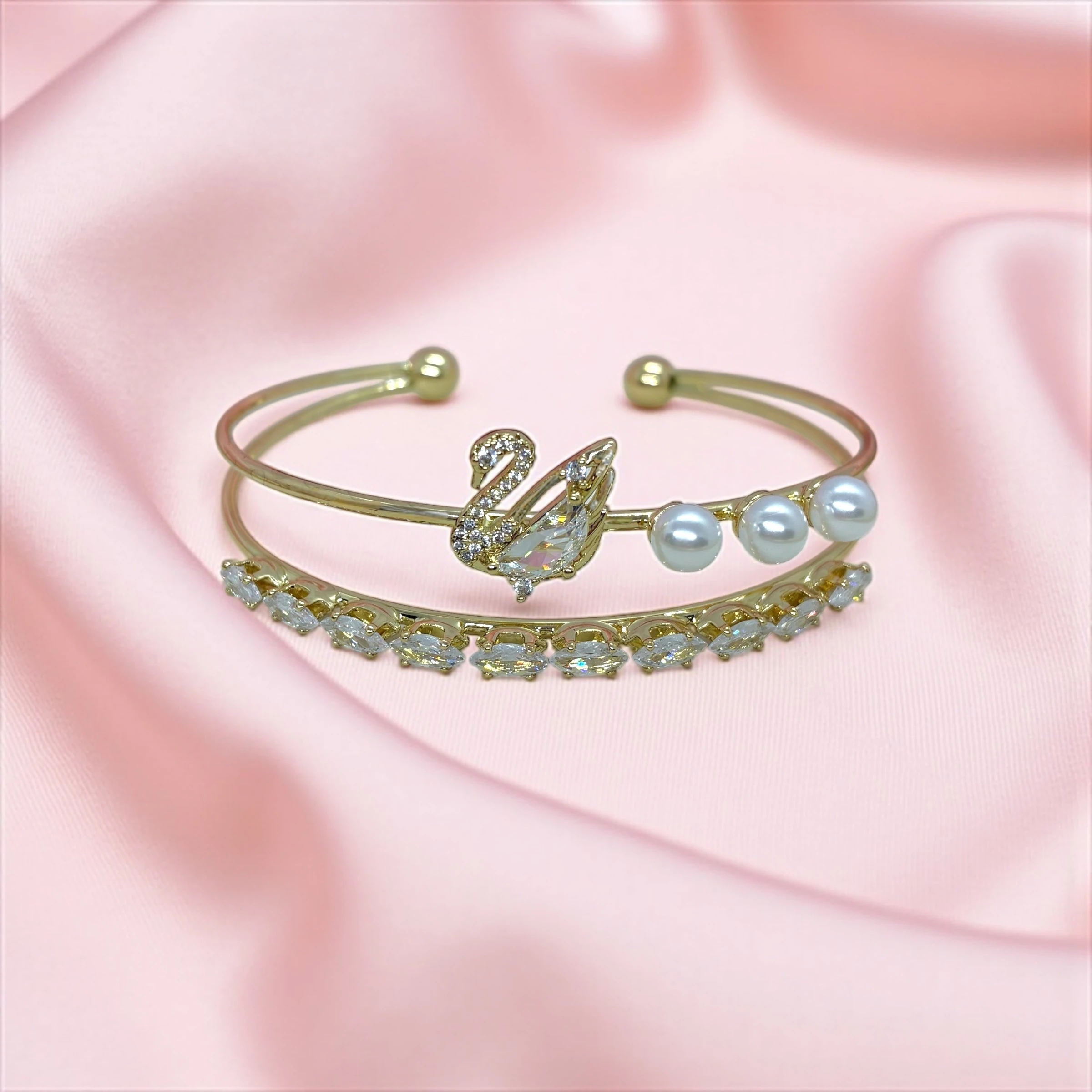 İncili Kuğu Kelepçe Bileklik