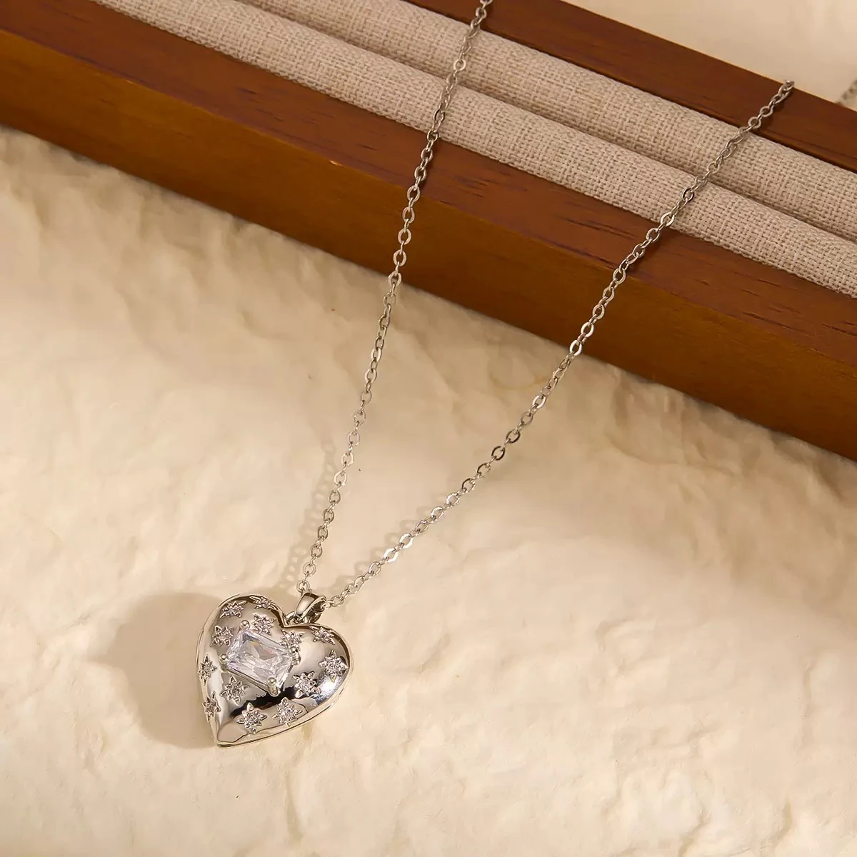 Çelik | Diamond Heart Open Locket Kolye