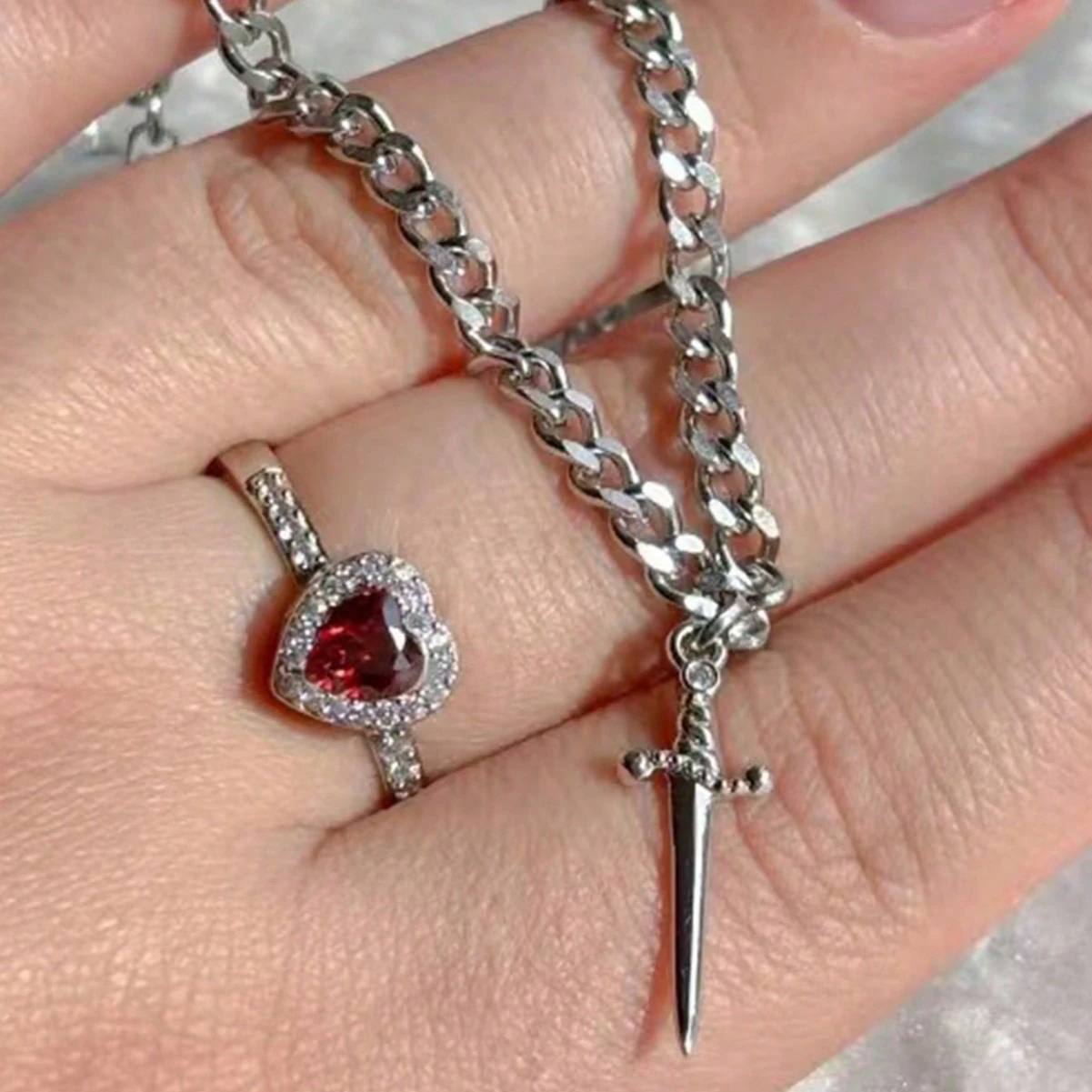 Pamuk Prenses & Avcı Takı Seti (Bileklik-Yüzük)