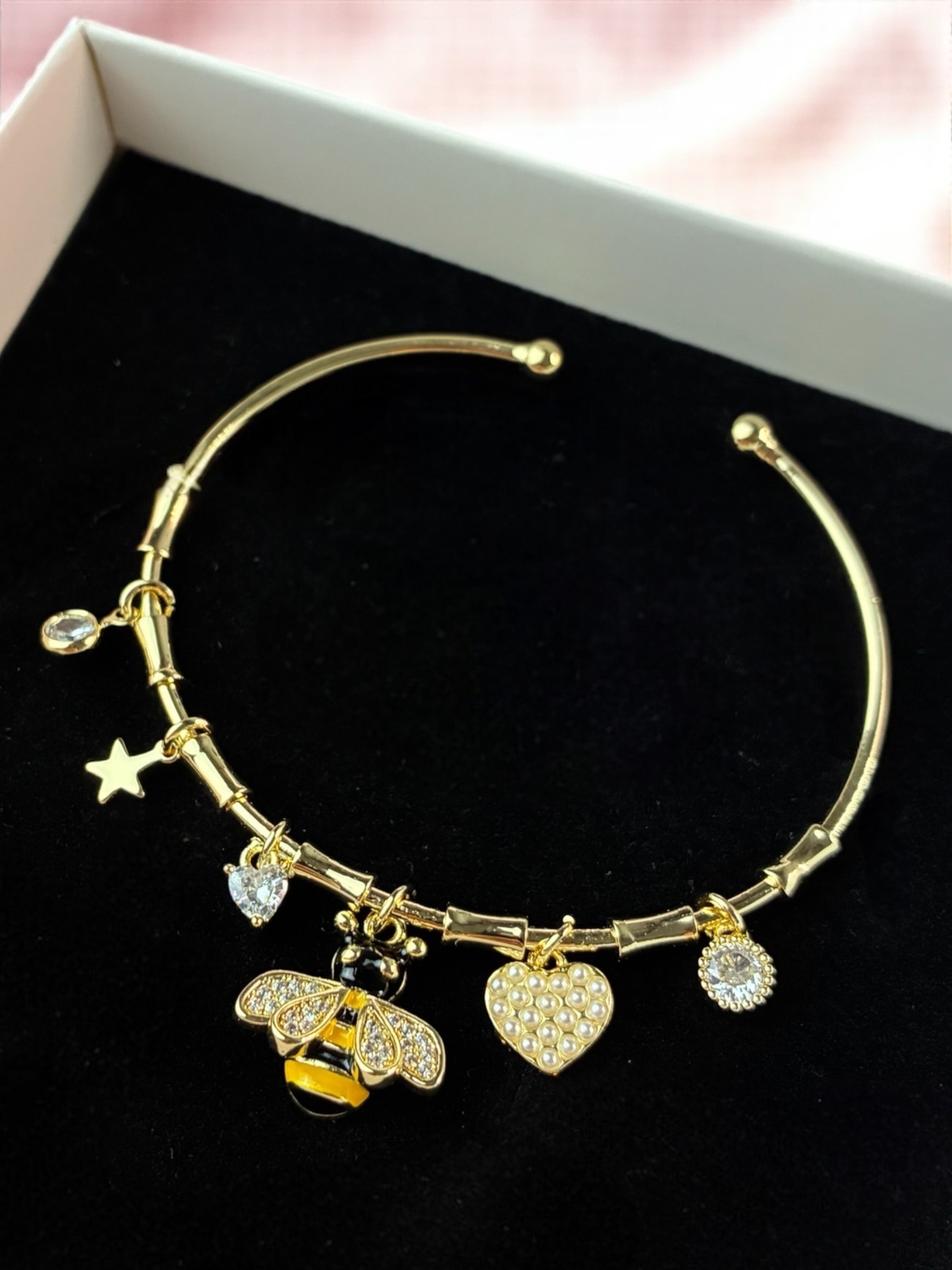 Arı Charm Kelepçe Bileklik