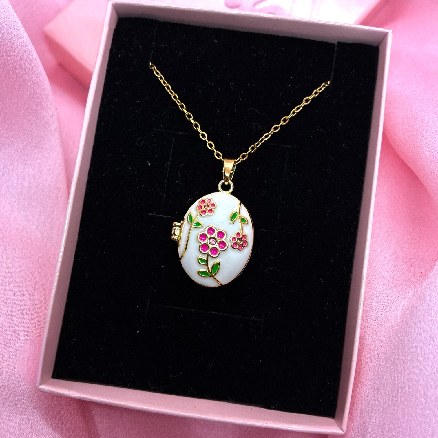 Çelik | Beyaz Çiçekli Open Locket Kolye