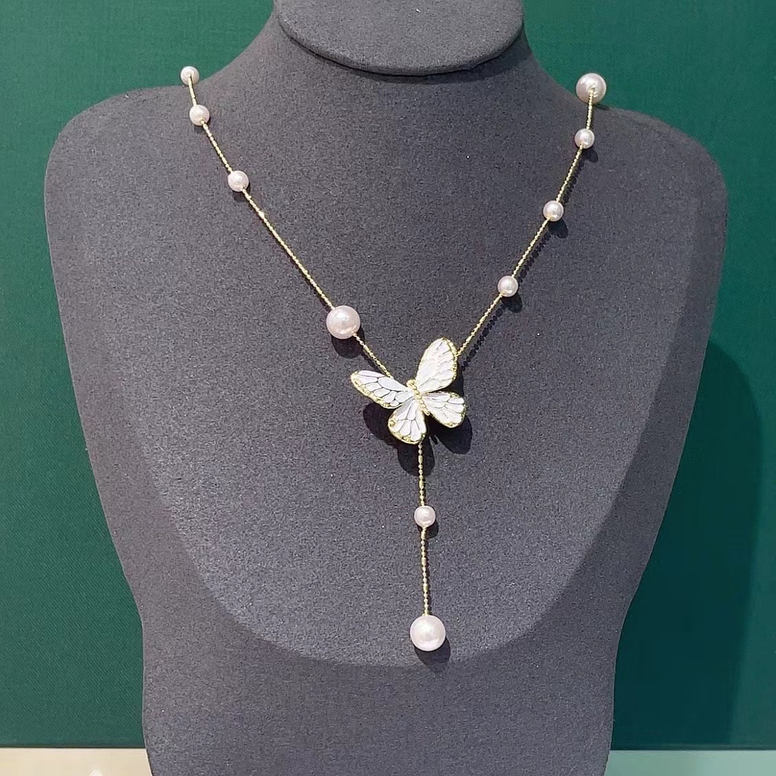 Pearl Butterfly Kolye