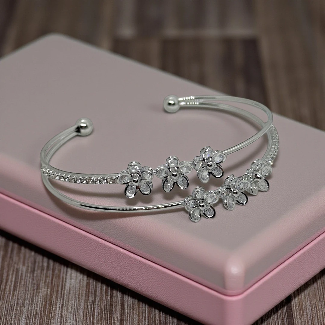 Pure Flowers Kelepçe Bileklik