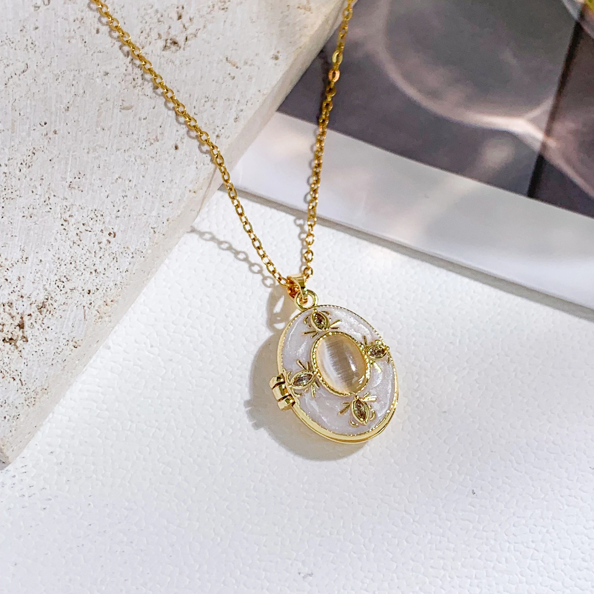 Çelik | Opal Open Locket Kolye