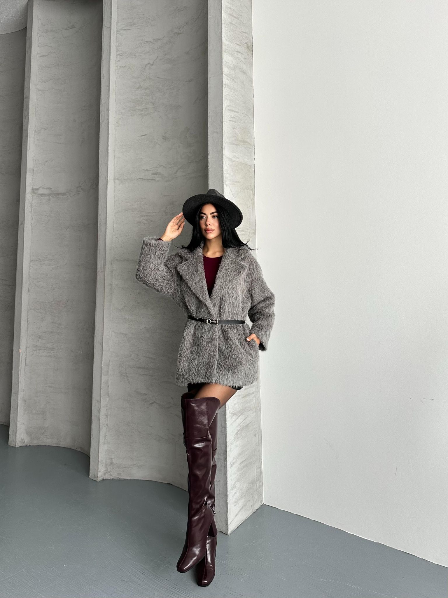 Elony Kadın Kemer Detaylı Düğmeli Kaban – Şıklığın ve Konforun Buluşması