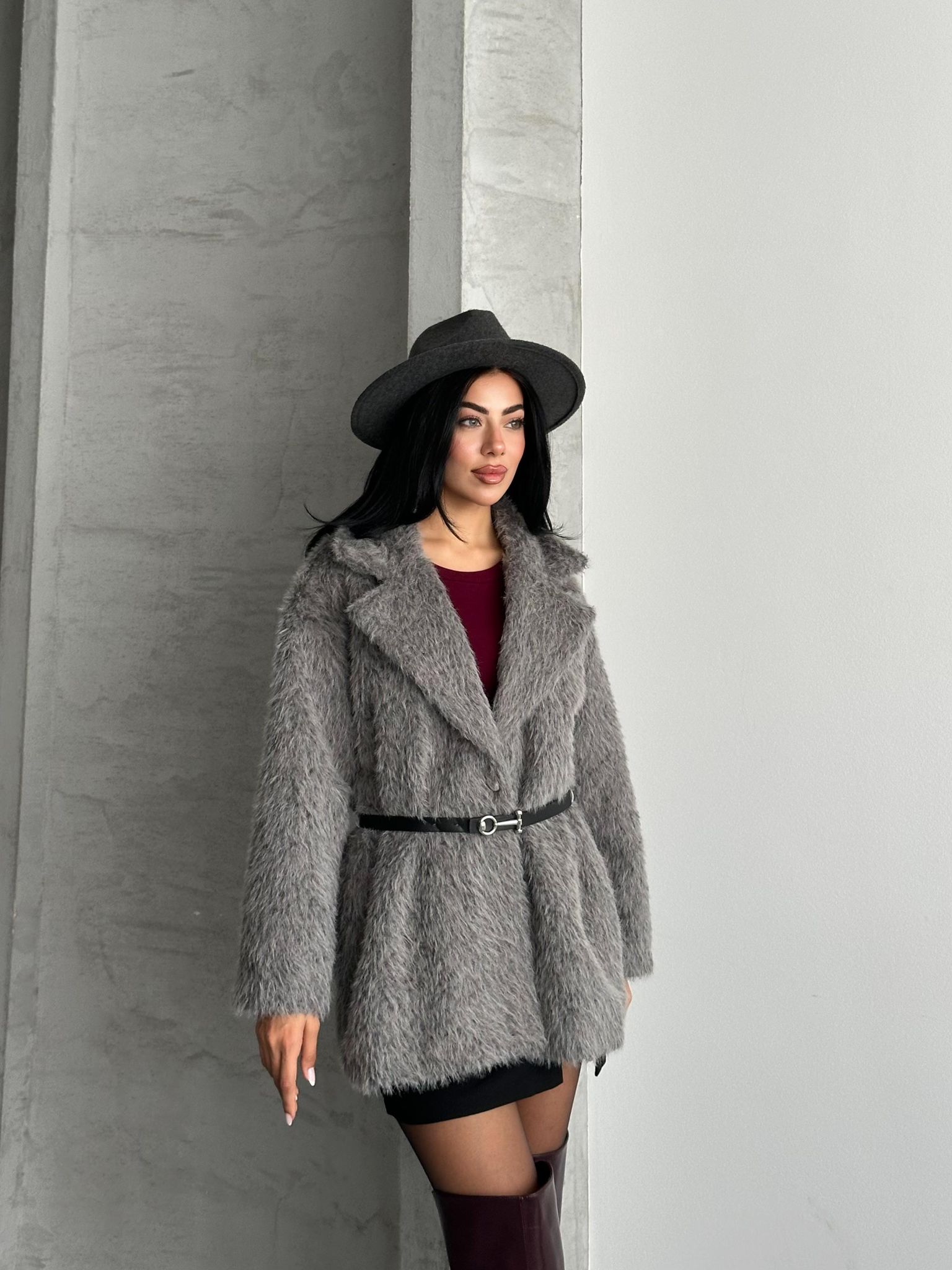 Elony Kadın Kemer Detaylı Düğmeli Kaban – Şıklığın ve Konforun Buluşması