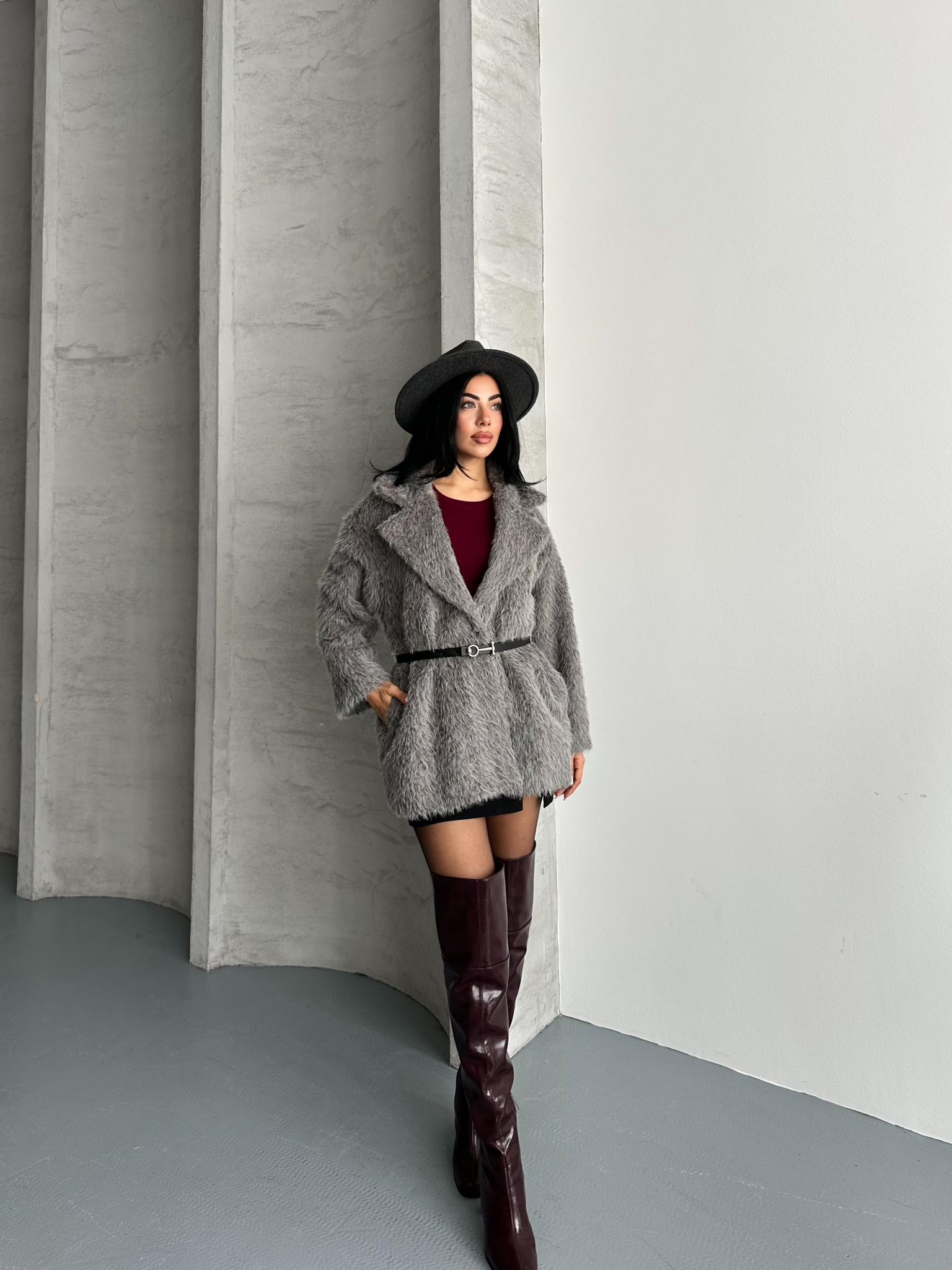 Elony Kadın Kemer Detaylı Düğmeli Kaban – Şıklığın ve Konforun Buluşması