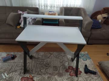 Müşteri fotoğrafı: X Ayaklı Raflı Ders Çalışma Masası 50x90 cm Antrasit - Beyaz