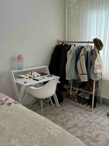 Müşteri fotoğrafı: X Ayaklı Raflı Ders Çalışma Masası 50x90 cm Beyaz
