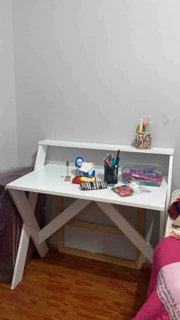 Müşteri fotoğrafı: X Ayaklı Raflı Ders Çalışma Masası 50x90 cm Beyaz