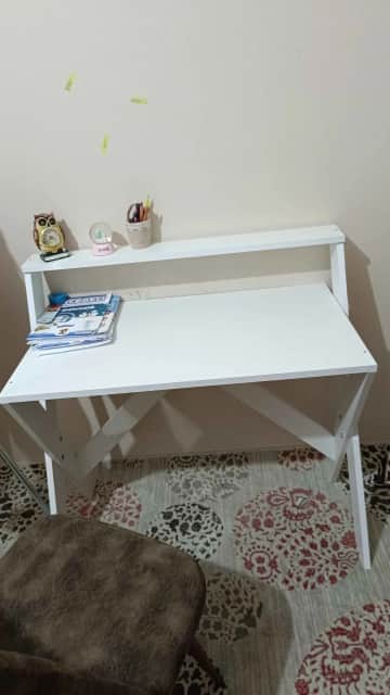 Müşteri fotoğrafı: X Ayaklı Raflı Ders Çalışma Masası 50x90 cm Beyaz